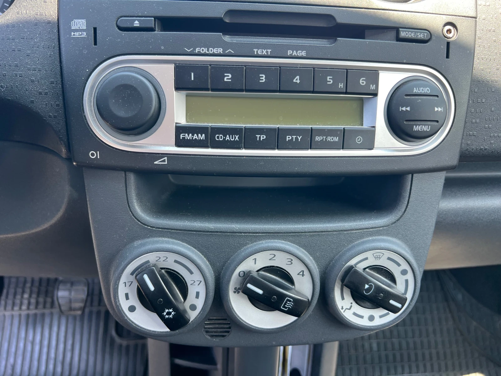 Mitsubishi Colt 1.2 75 коня бензин 35000км нов внос Австрия, снимка 13 - Автомобили и джипове - 54790546