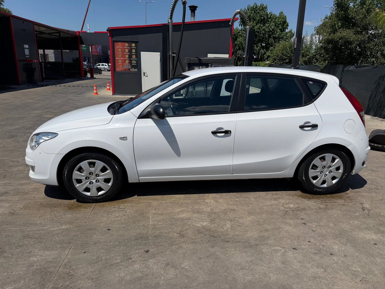 Hyundai I30 HYUNDAI I30 - 1.4 - ГАЗОВА УРЕДБА, снимка 2 - Автомобили и джипове - 55535469