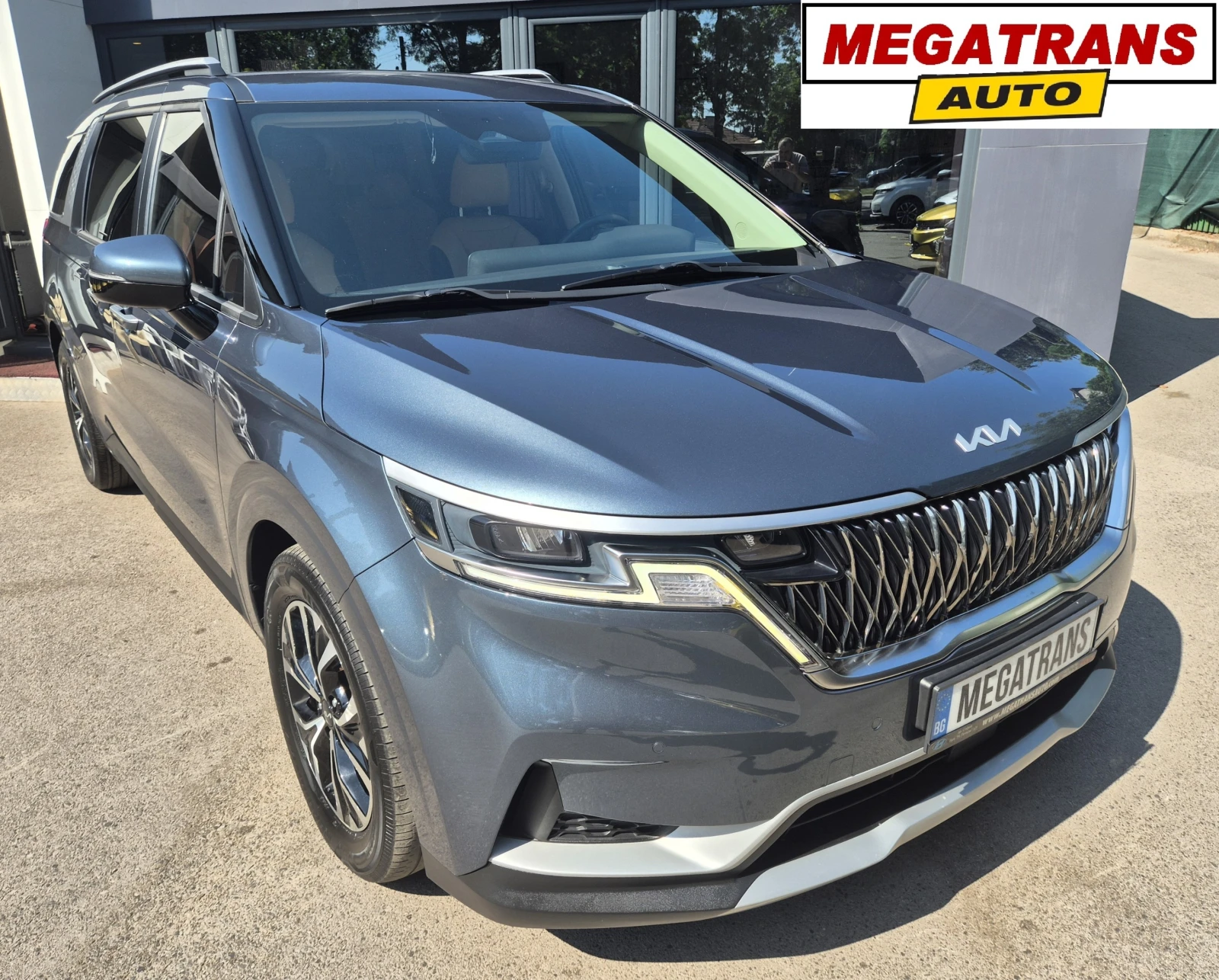 Kia Carnival 2.2 CRDI 8+ 1 ДДС - Наличен в БГ