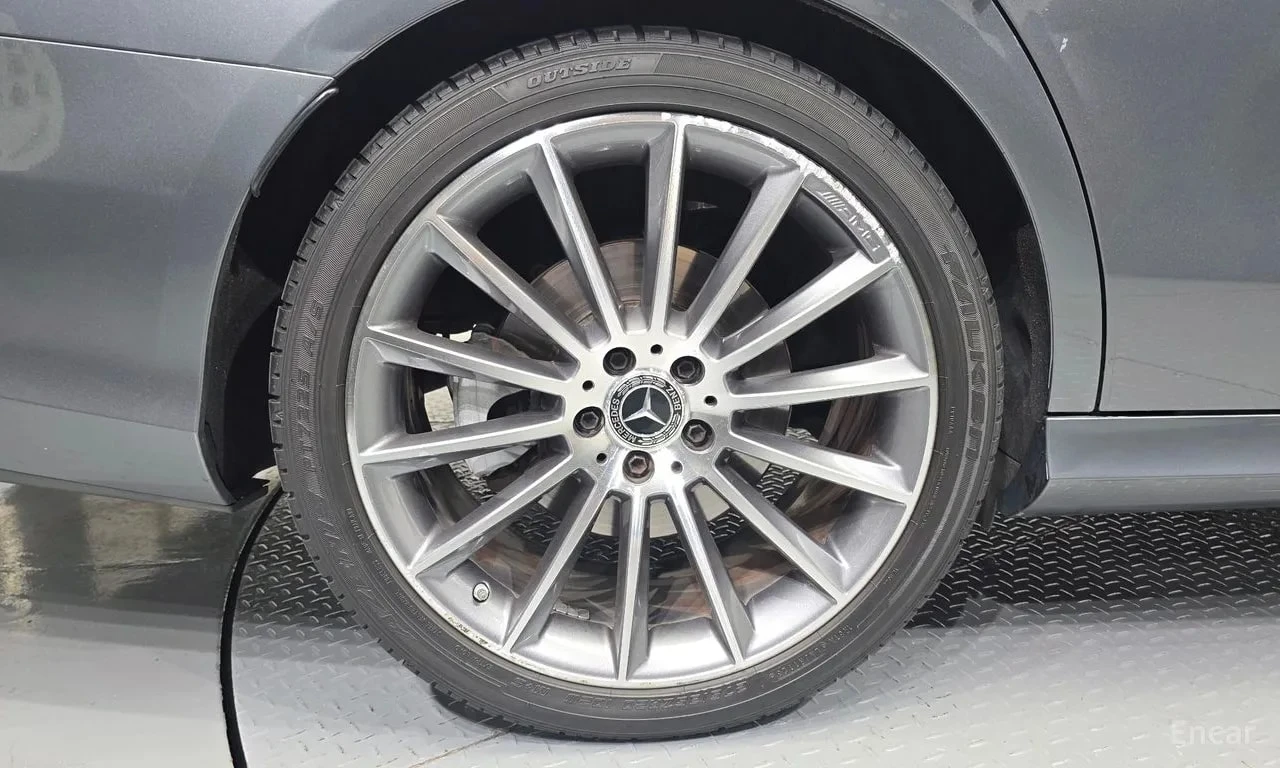 Mercedes-Benz E 350 4MATIC AMG Line * КРАЙНА ЦЕНА ДО БЪЛГАРИЯ, снимка 5 - Автомобили и джипове - 55843126