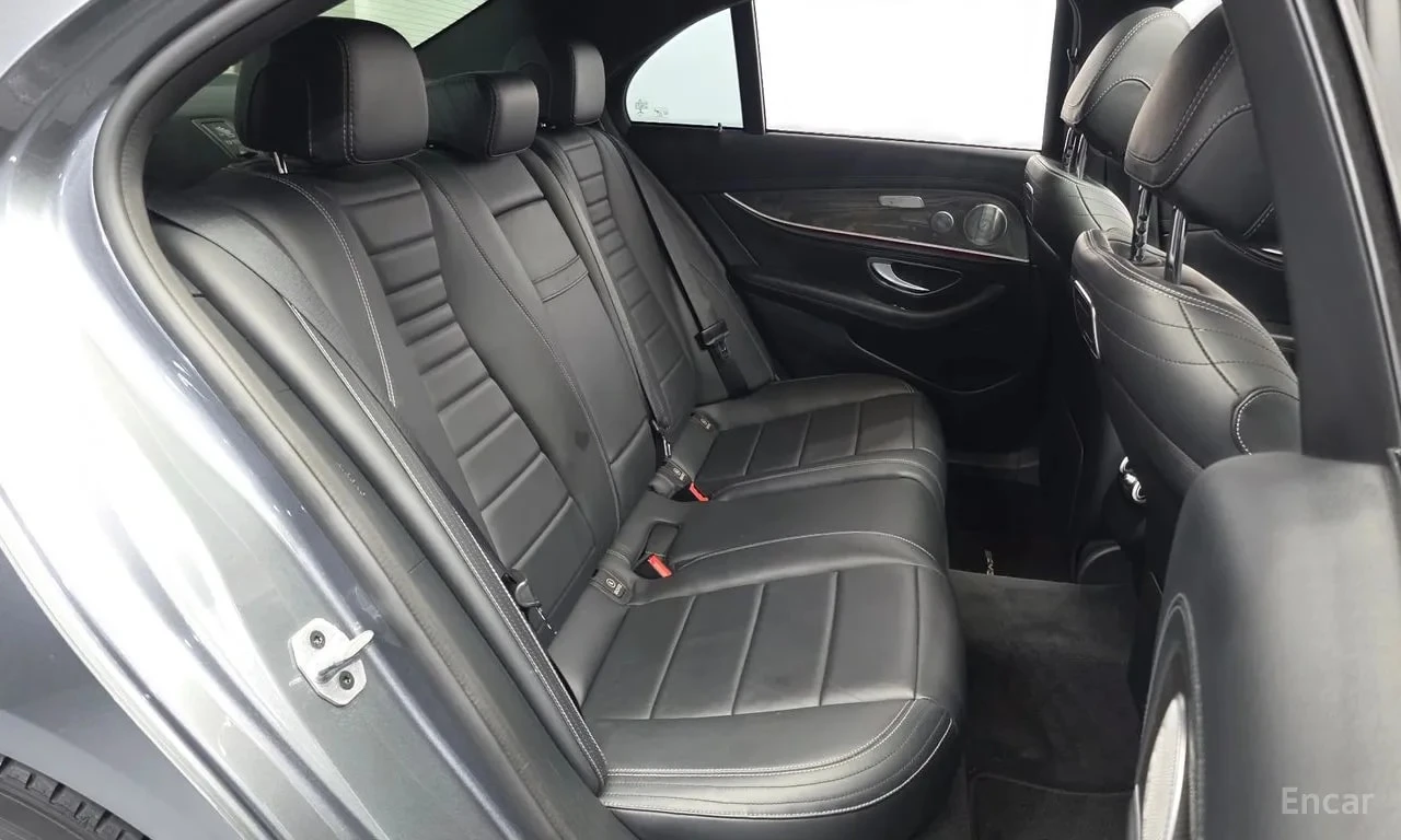 Mercedes-Benz E 350 4MATIC AMG Line * КРАЙНА ЦЕНА ДО БЪЛГАРИЯ, снимка 11 - Автомобили и джипове - 55843126