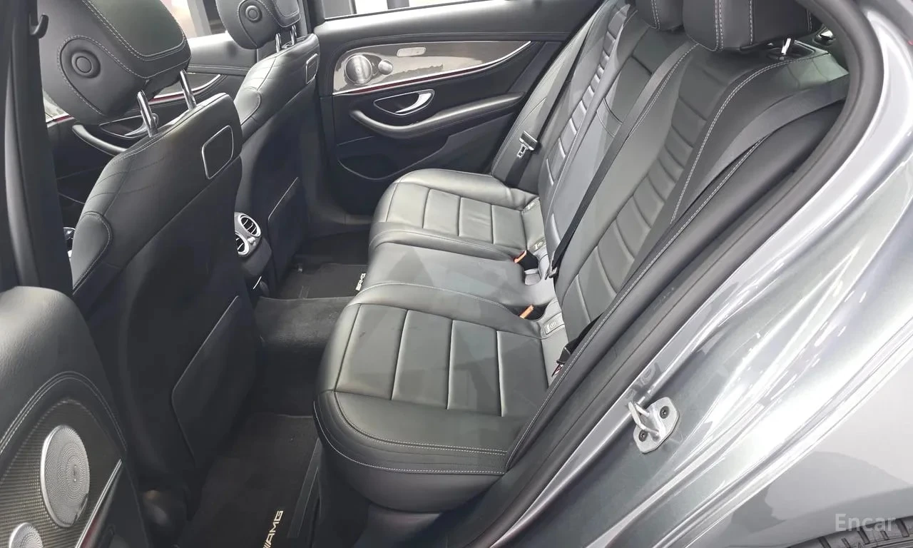 Mercedes-Benz E 350 4MATIC AMG Line * КРАЙНА ЦЕНА ДО БЪЛГАРИЯ, снимка 12 - Автомобили и джипове - 55843126