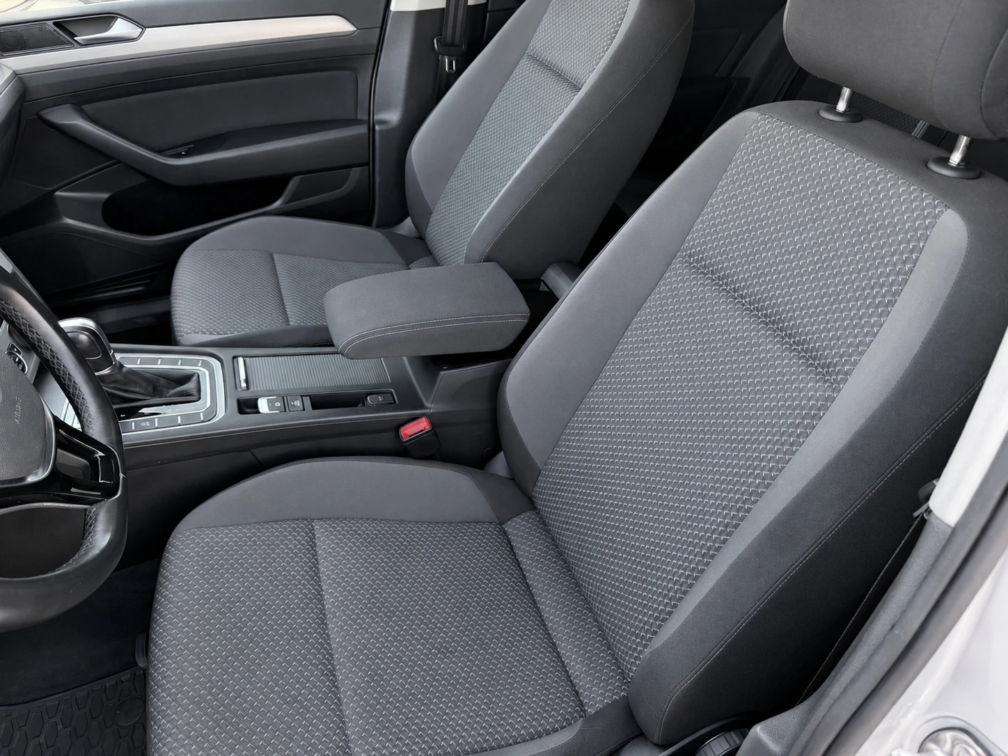 VW Passat 2.0TDI/DSG/РЕАЛЕН ПРОБЕГ, снимка 9 - Автомобили и джипове - 56144572