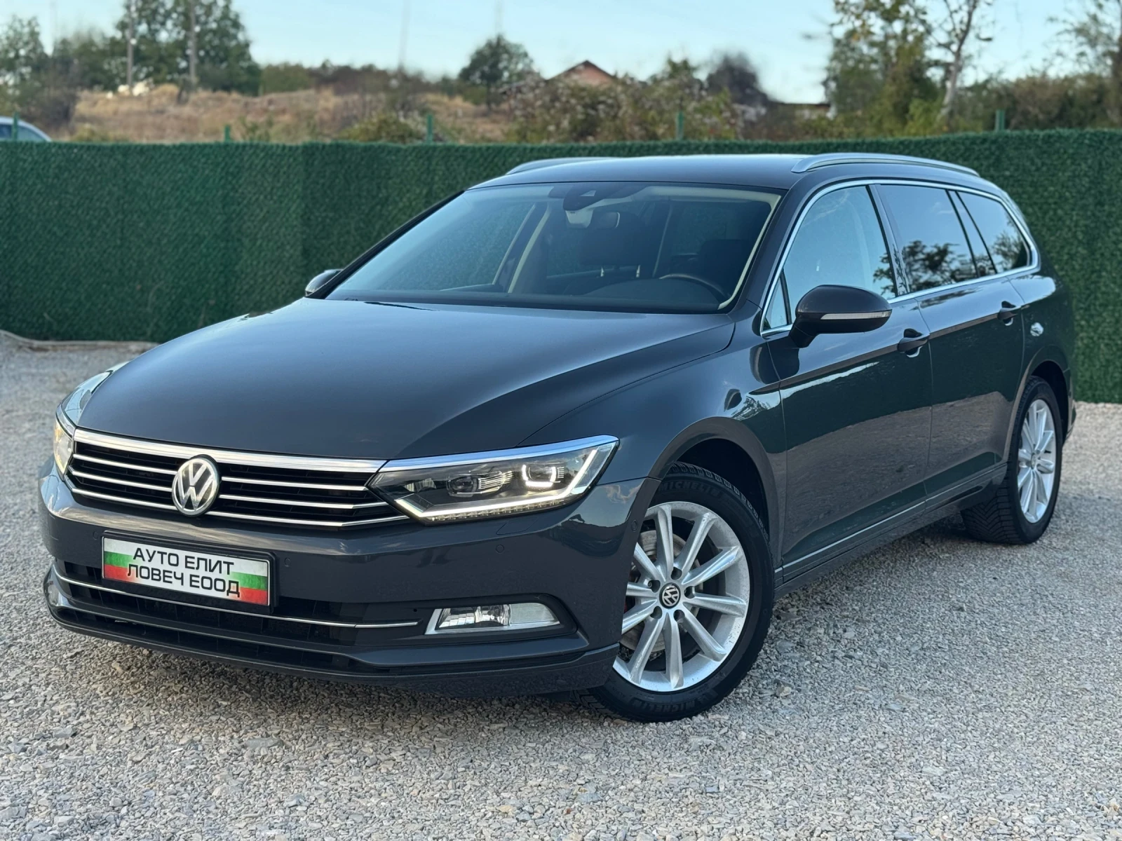 VW Passat Дистроник, Full LED, Автомат, Навигация, снимка 2 - Автомобили и джипове - 56184779