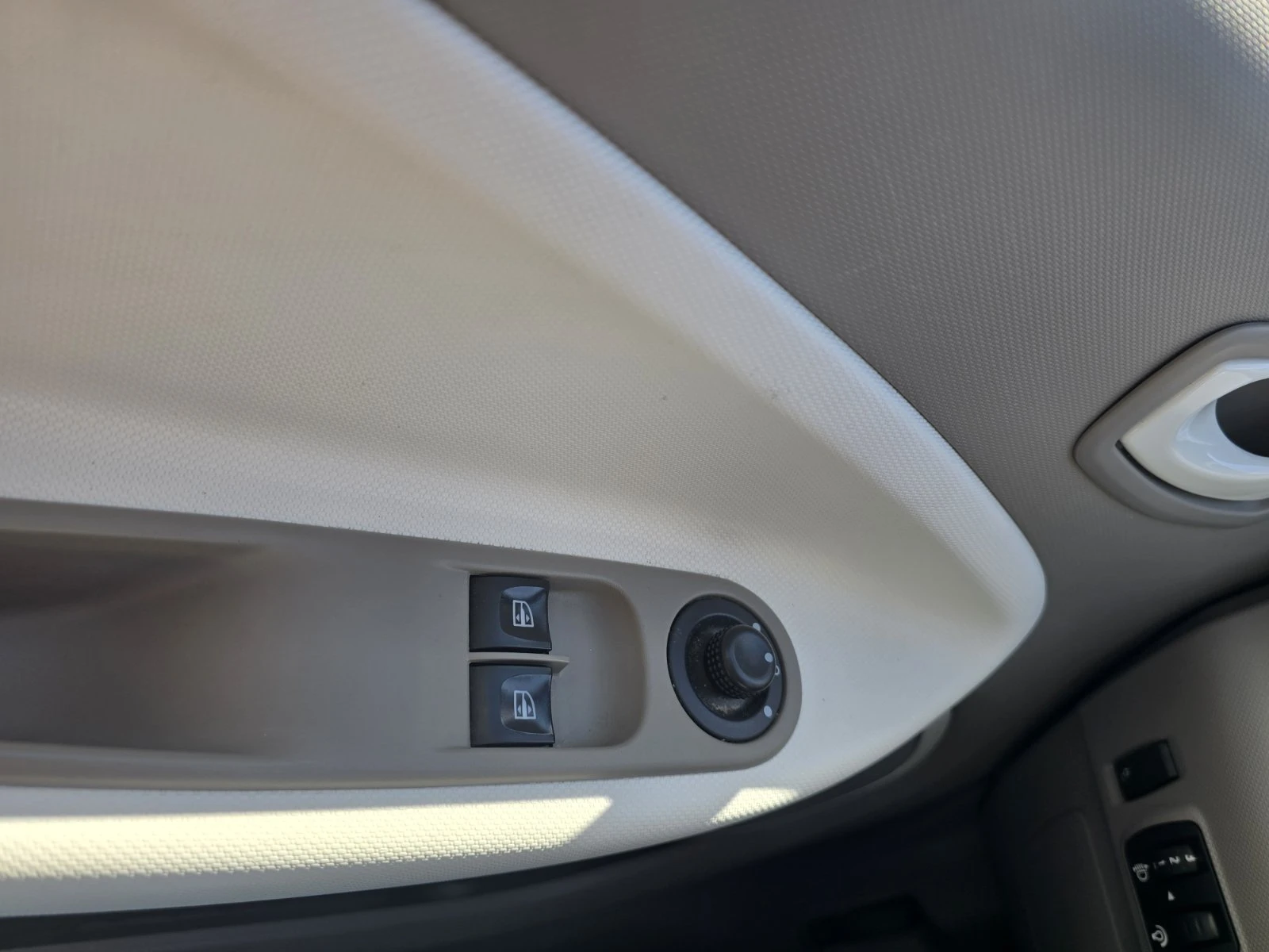 Renault Zoe 40 kW/h 60 hp , снимка 10 - Автомобили и джипове - 56256552