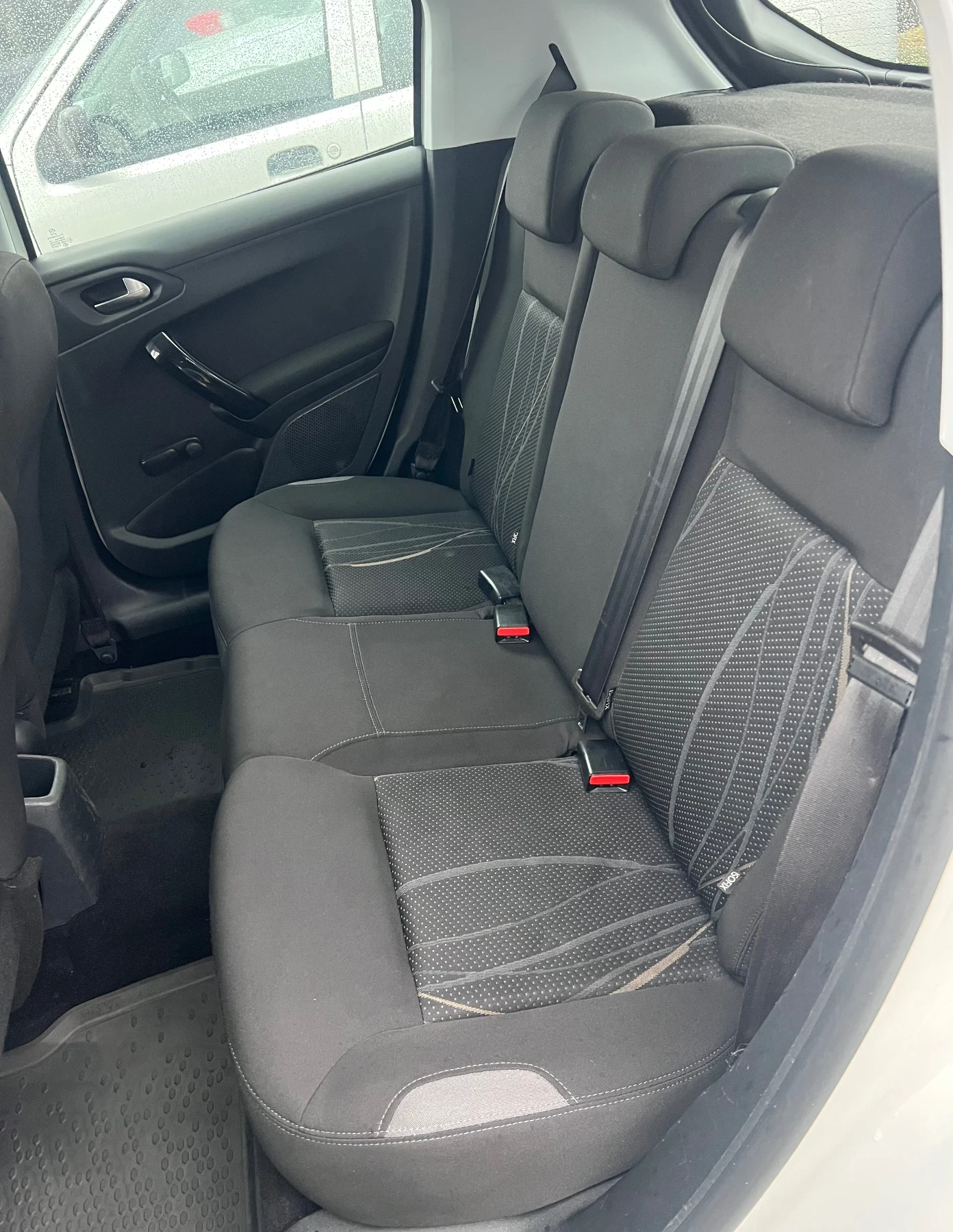 Peugeot 208 VTI 95к.с., снимка 13 - Автомобили и джипове - 56738783