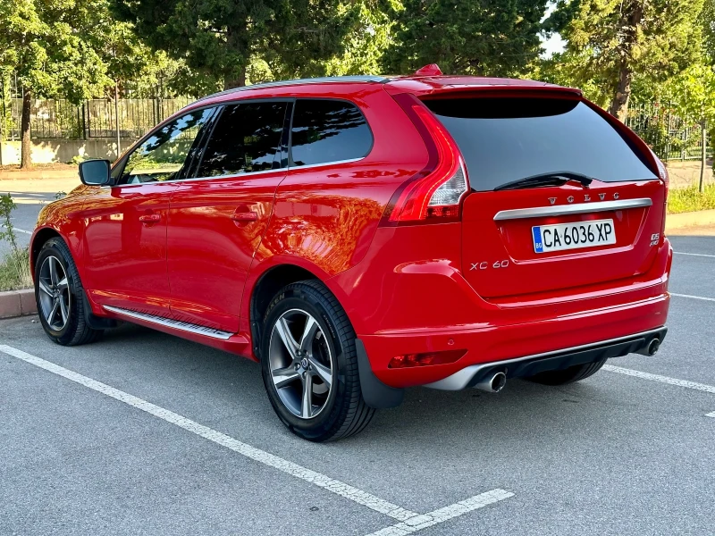 Volvo XC60 D5 AWD R-Design, снимка 5 - Автомобили и джипове - 48310423