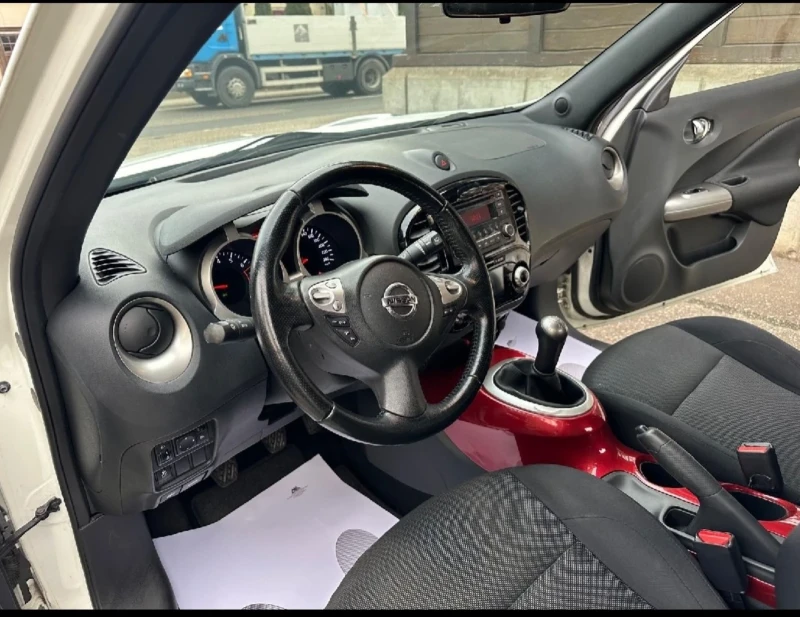 Nissan Juke 1.6 Швейцария , снимка 9 - Автомобили и джипове - 48892356