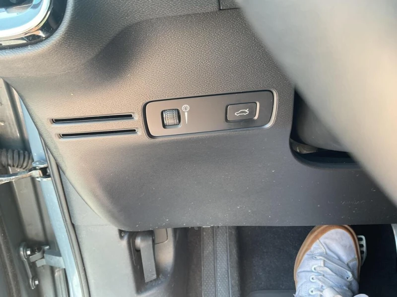 Volvo XC40 * P8 Ultimate * CARFAX * ФИНАНСИРАНЕ* КУПИ СЕГА, снимка 16 - Автомобили и джипове - 52692618