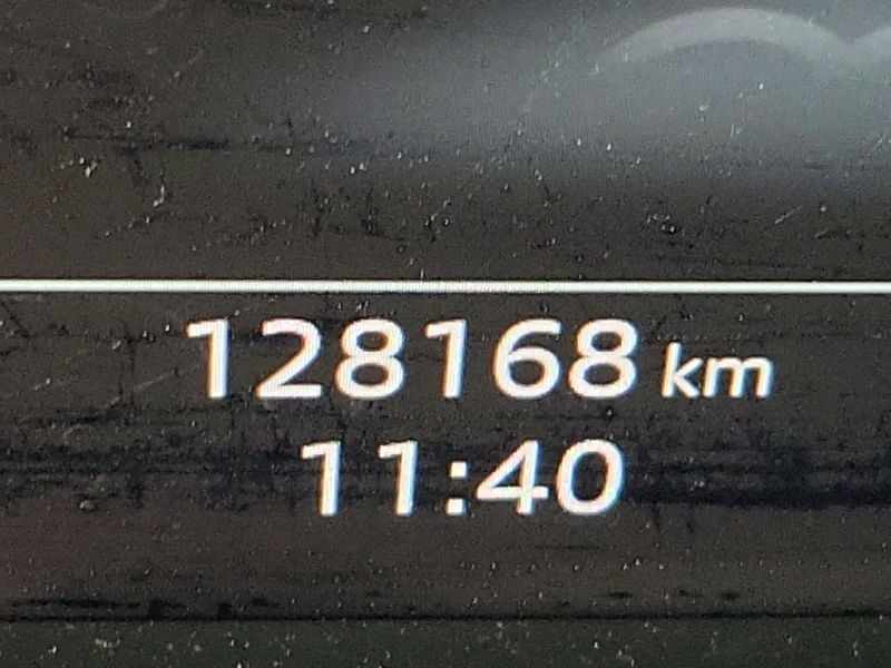 Audi Q3 * TECHNIK* CARFAX * БЕЗ ПЪРВОНАЧАЛНА ВНОСКА, снимка 11 - Автомобили и джипове - 52725270