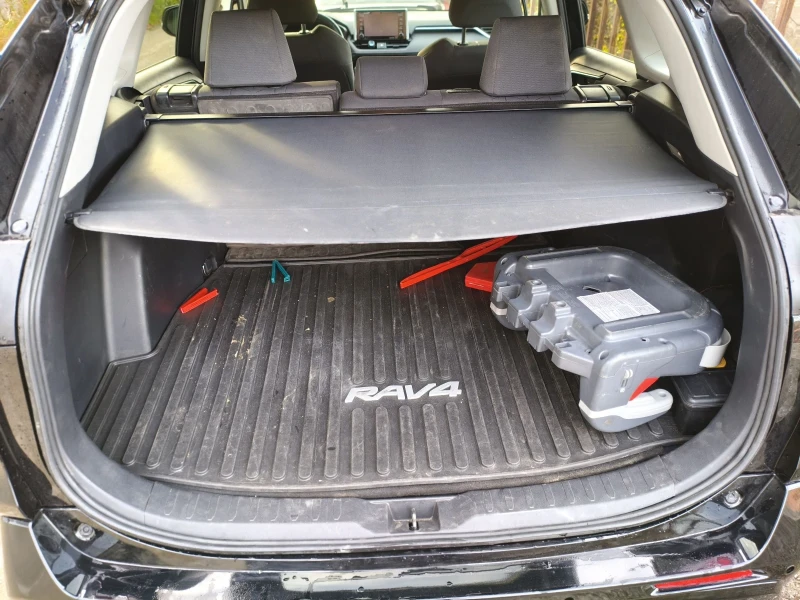 Toyota Rav4 XLE AWD HYBRID , снимка 14 - Автомобили и джипове - 52726909