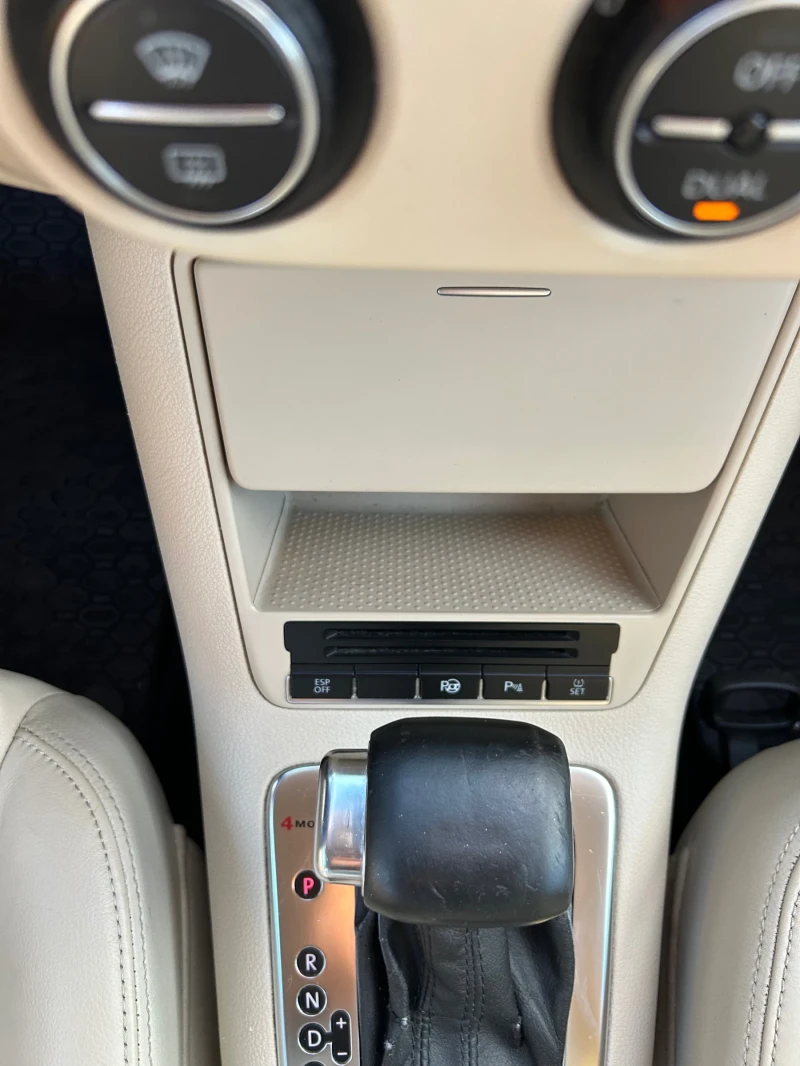 VW Tiguan 2.0-TDI, снимка 13 - Автомобили и джипове - 52939268