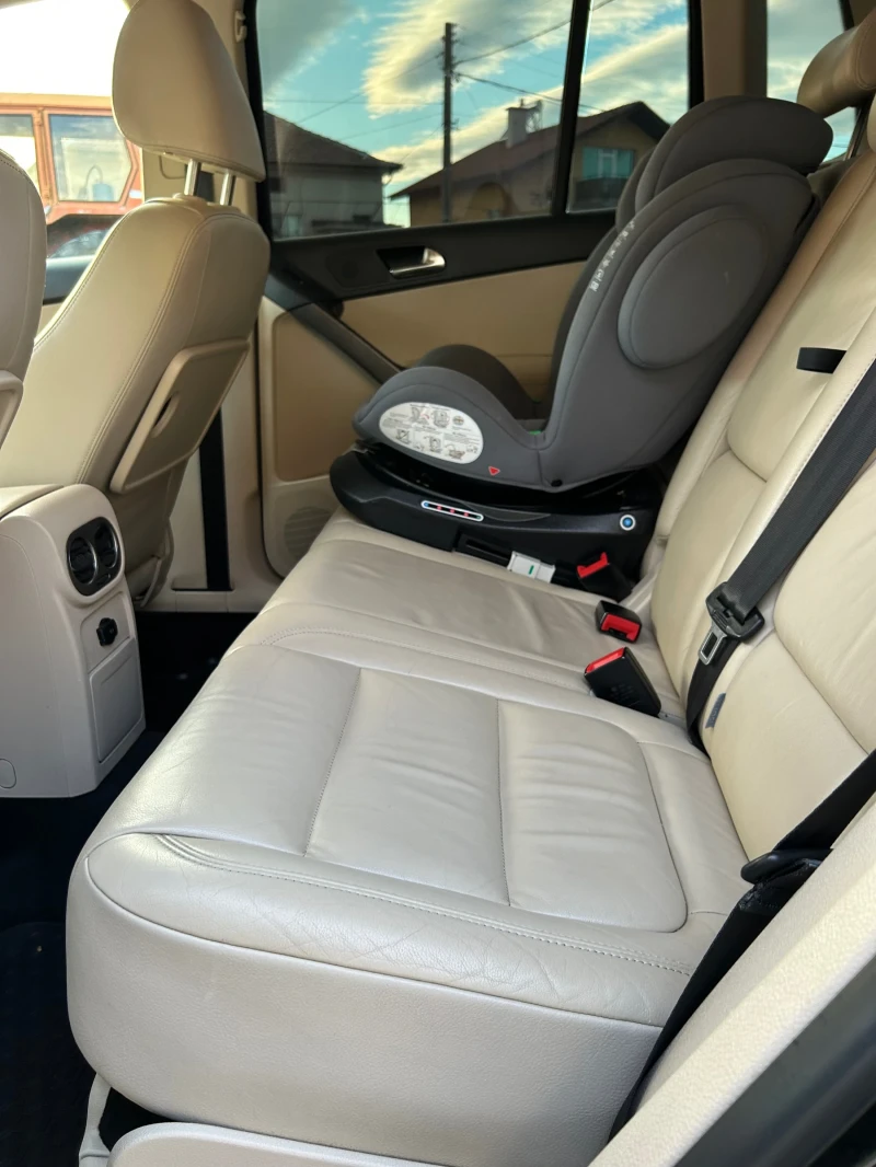 VW Tiguan 2.0-TDI, снимка 10 - Автомобили и джипове - 52939268