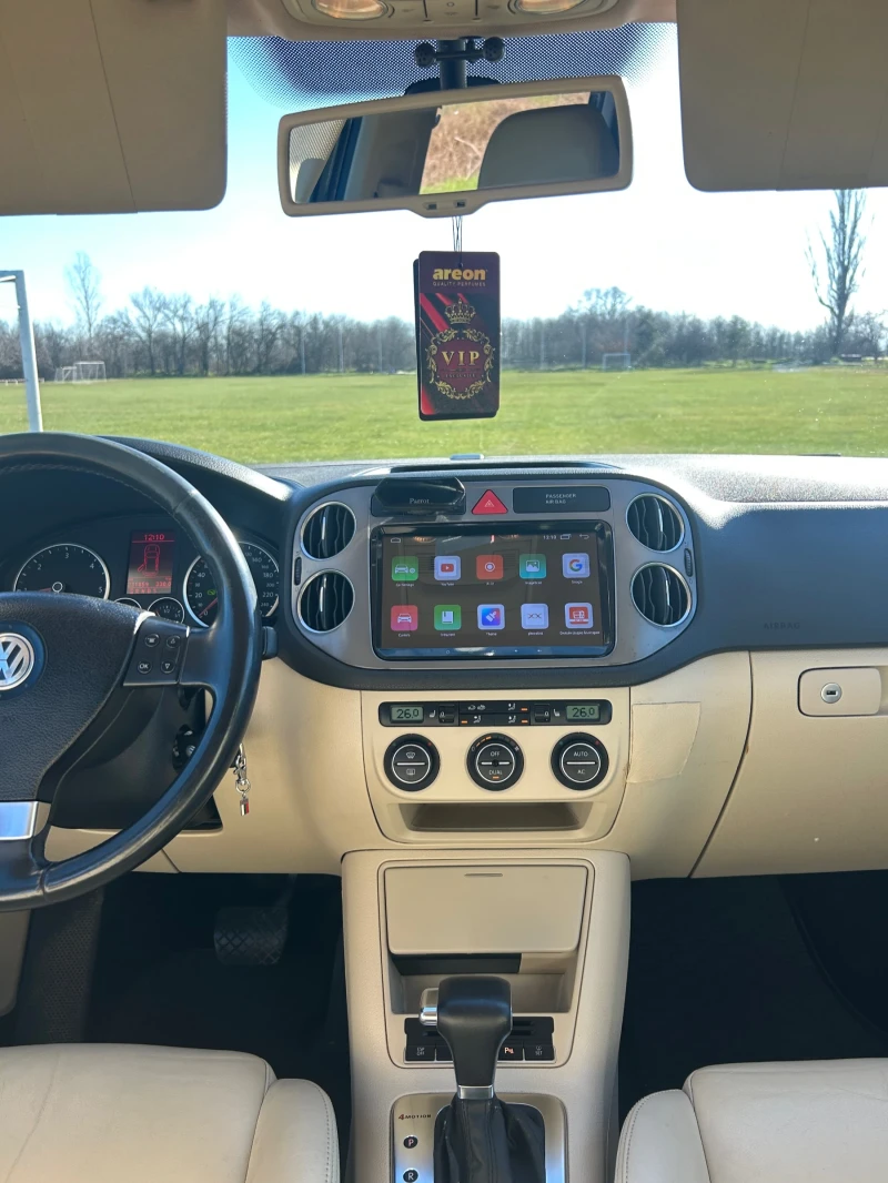 VW Tiguan  2.0-TDI DSG 4MOTION, снимка 11 - Автомобили и джипове - 52939268