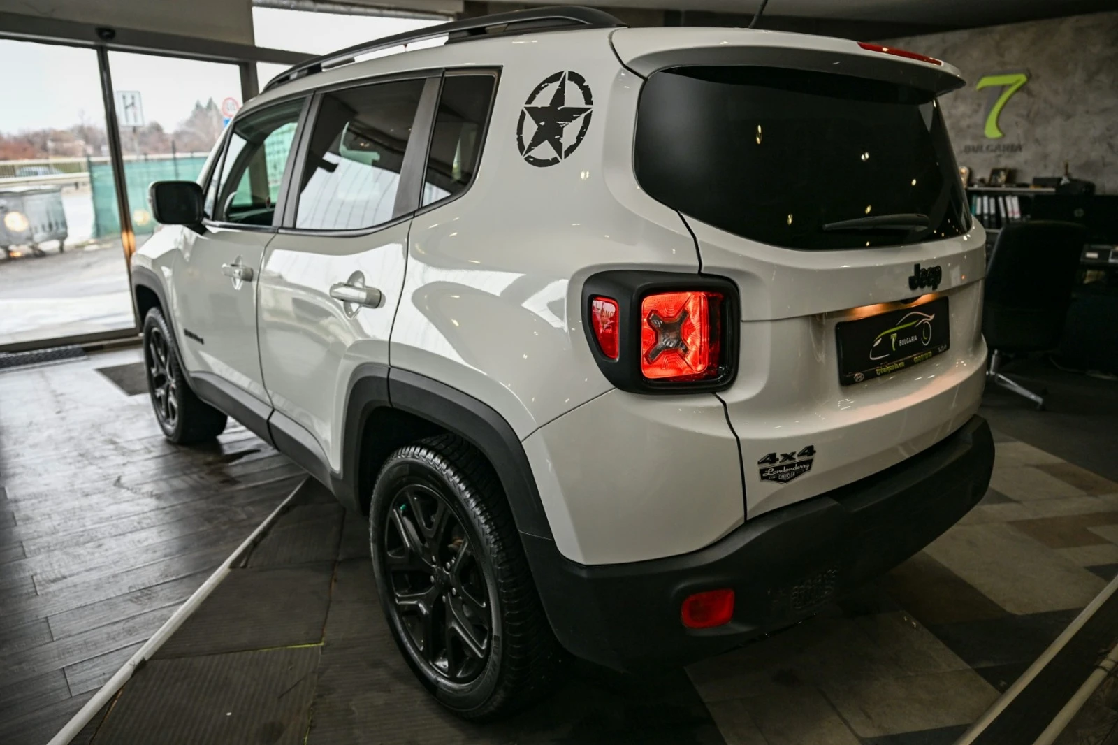 Jeep Renegade 2.4 TIGERSHARK ЛИЗИНГ БЕЗ ПЪРВОНАЧАЛНА ВНОСКА  - изображение 5