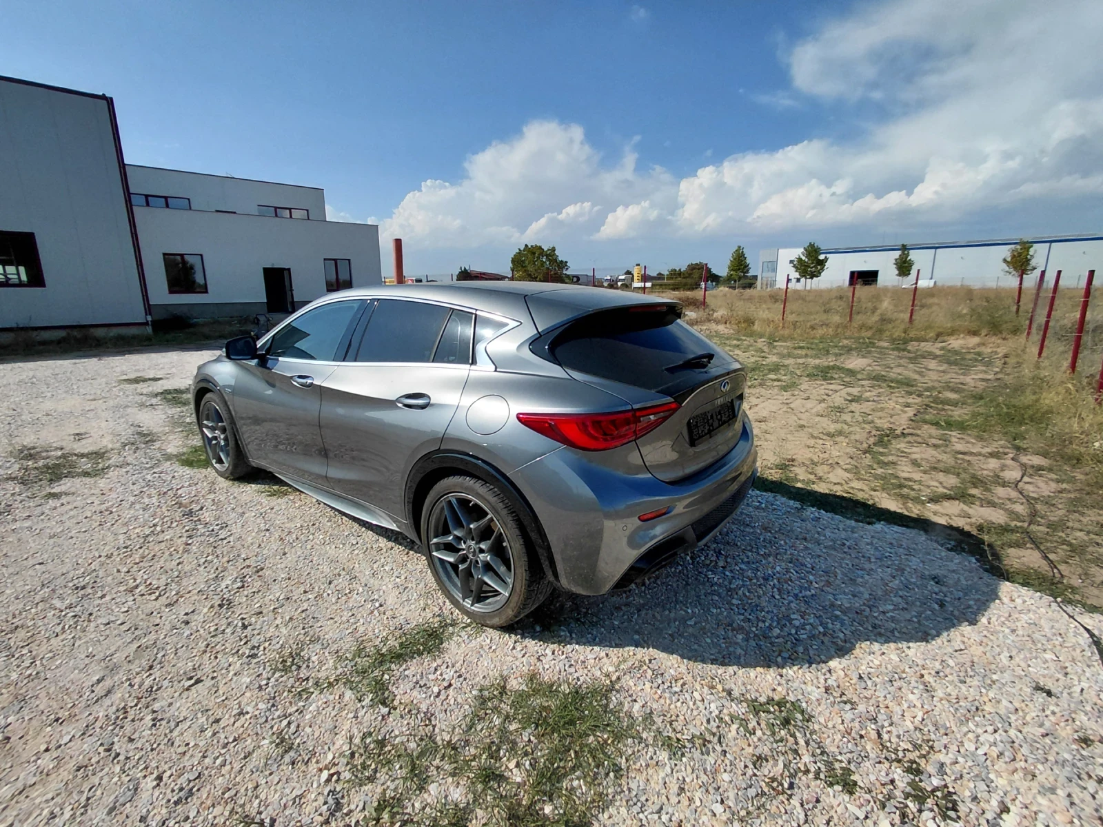 Infiniti Q30 2.0 - изображение 5