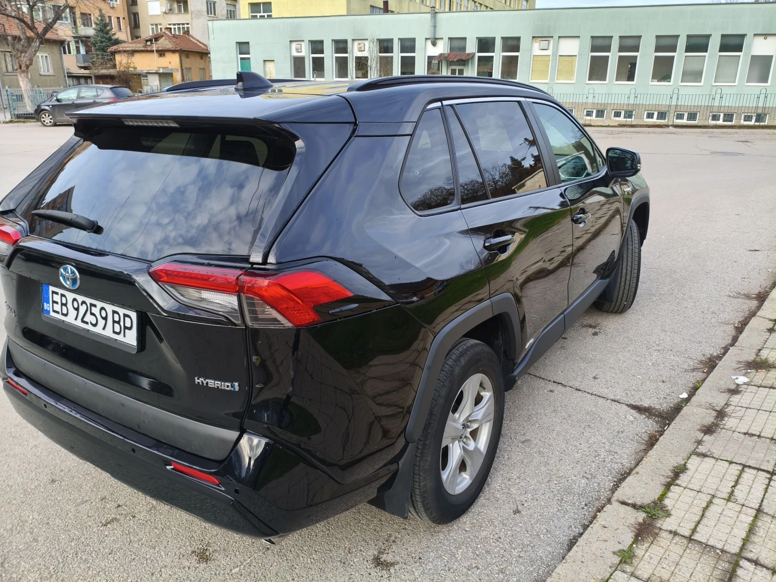 Toyota Rav4 XLE AWD HYBRID  - изображение 7