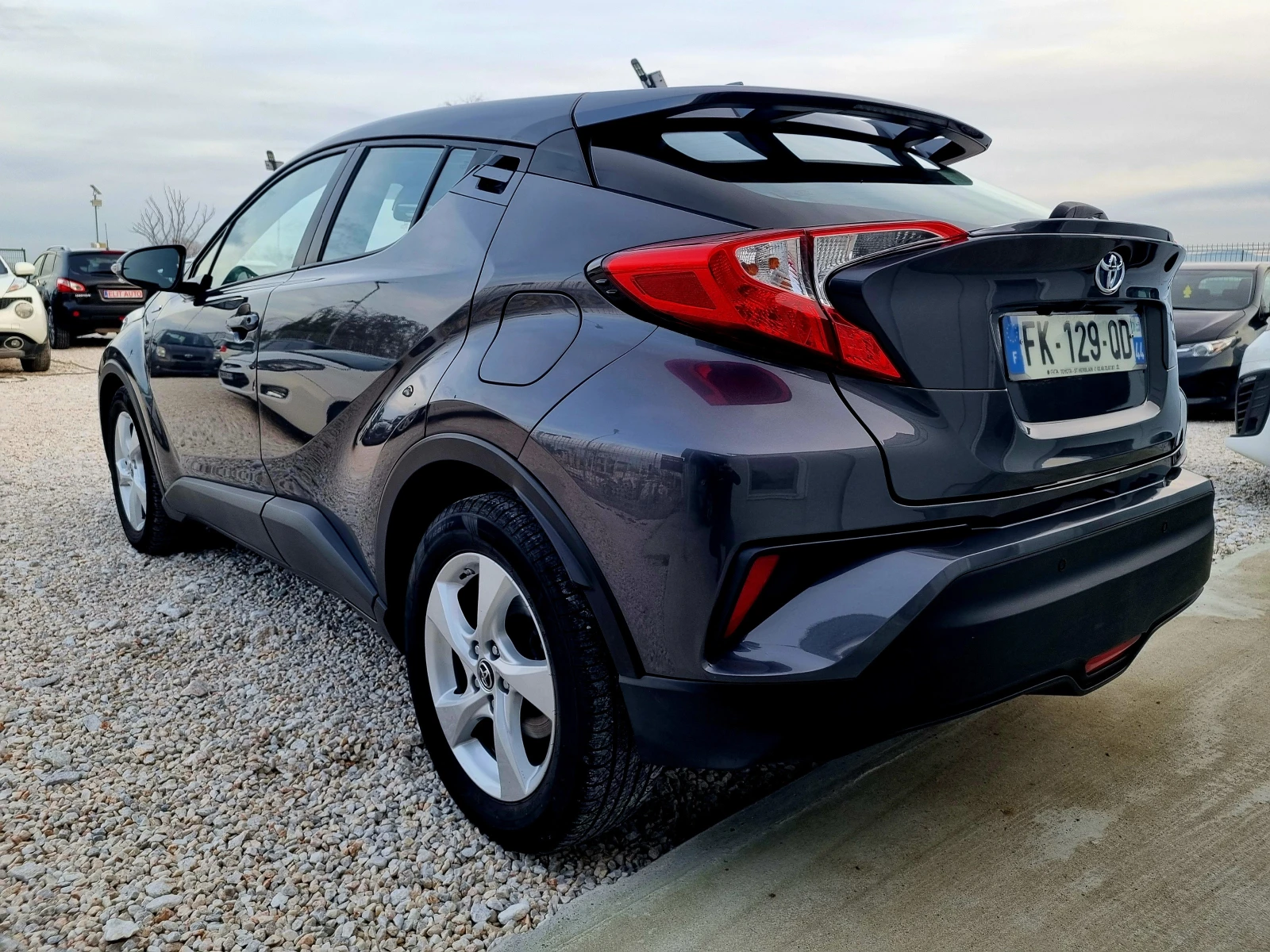 Toyota C-HR 1.8Hybrid Dynamic 122кс - изображение 8