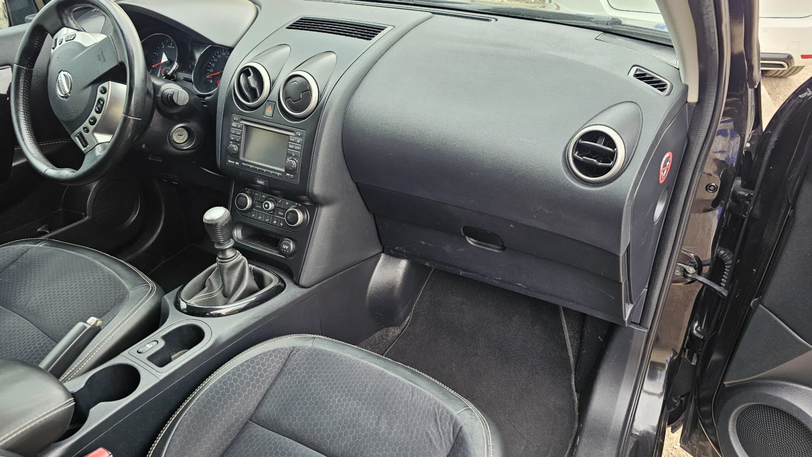 Nissan Qashqai 1.6 DCi* TO�* 6 ��������* ��������*  | Mobile.bg � ����������� 9