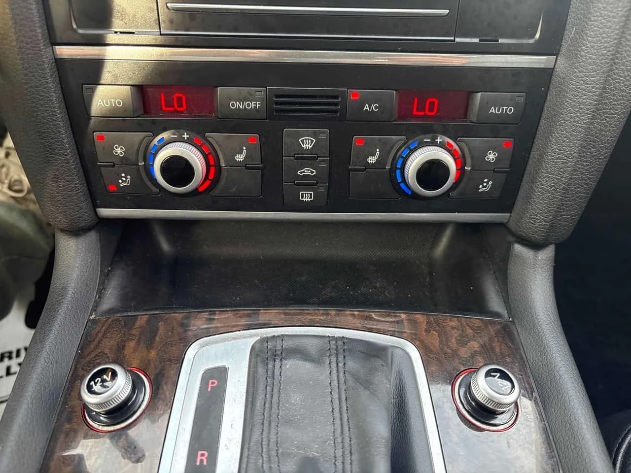 Audi Q7 * 3.0T Technik * ПАНОРАМА * ПОДГРЕВ * АВТОКРЕДИТ, снимка 13 - Автомобили и джипове - 54875980
