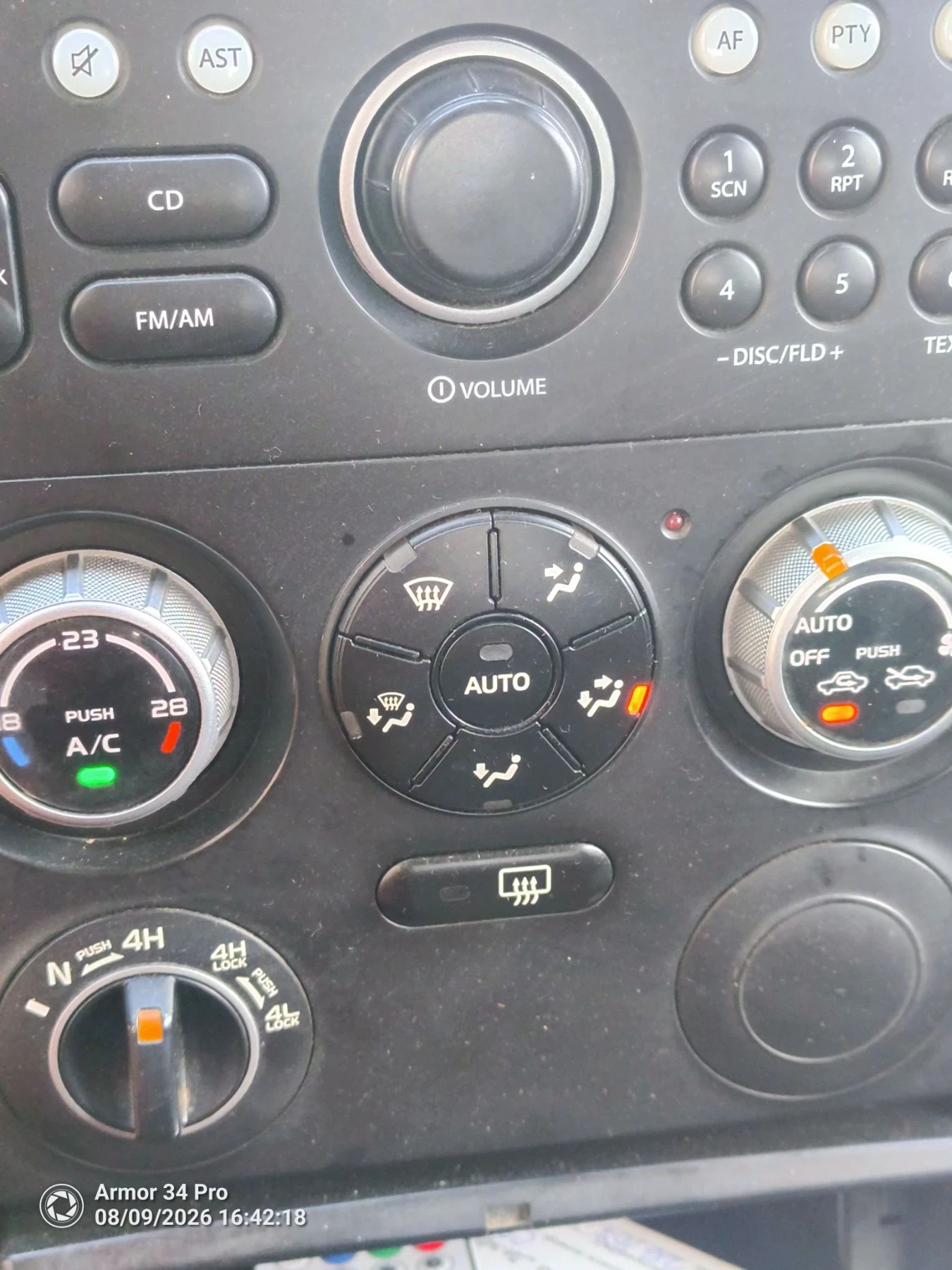 Suzuki Grand vitara 1.9 ddis, снимка 15 - Автомобили и джипове - 55605512