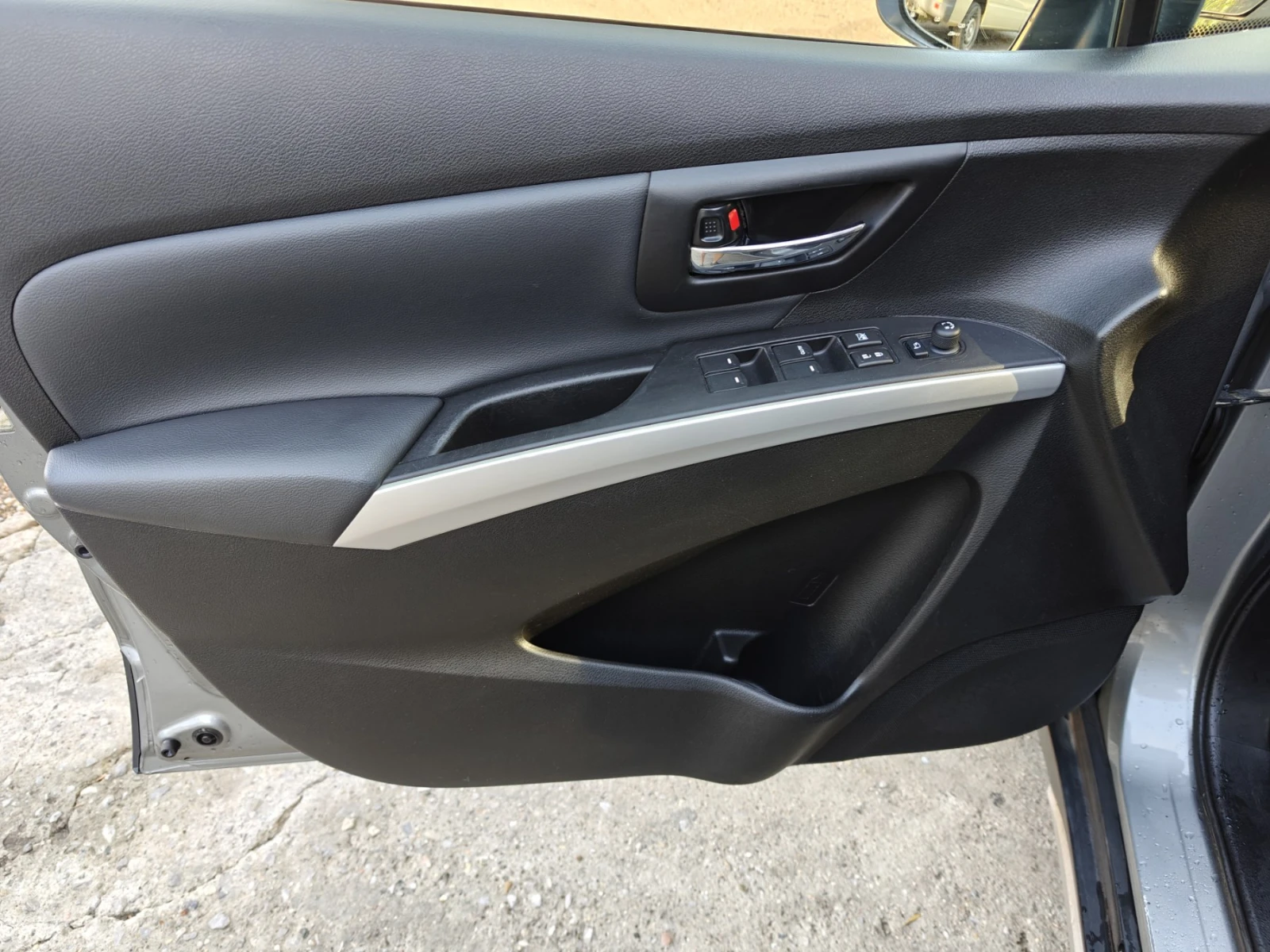 Suzuki SX4 S-Cross 1.6 2WD 120hp, снимка 11 - Автомобили и джипове - 56125658