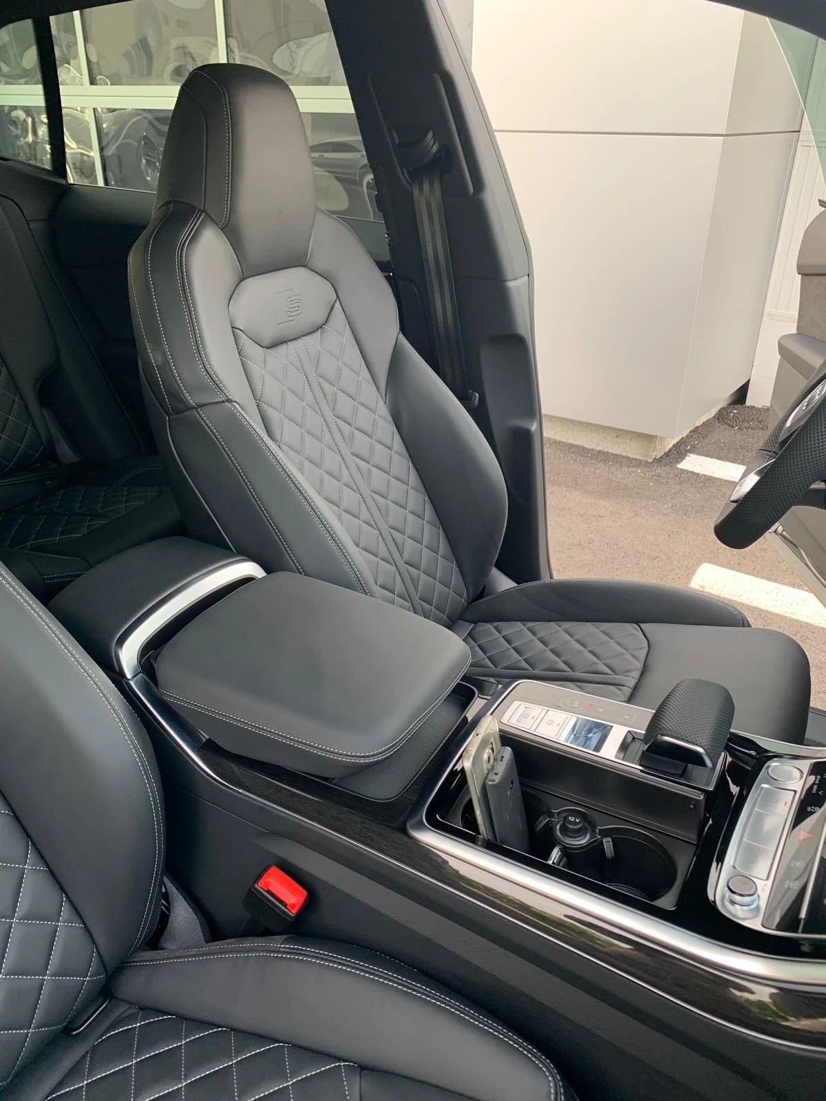 Audi Q8 S line, снимка 3 - Автомобили и джипове - 56137215