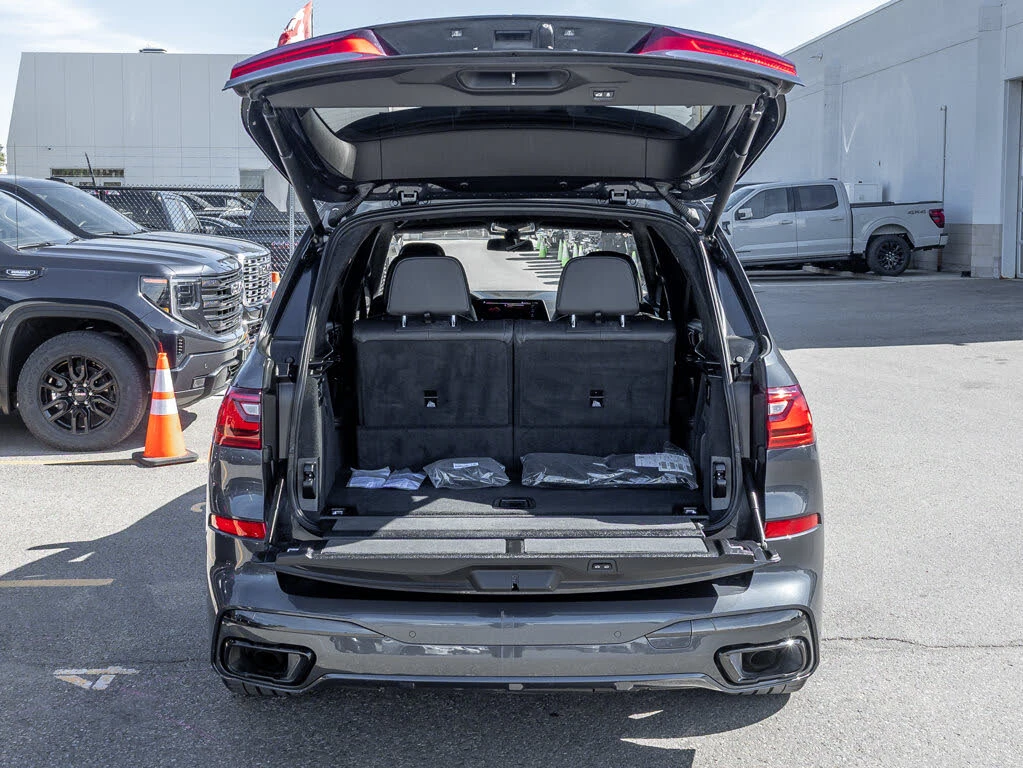 BMW X7 40i* M SPORT* DISTRONIC* �����* SKY LOUNGE* ������ | Mobile.bg � ����������� 7