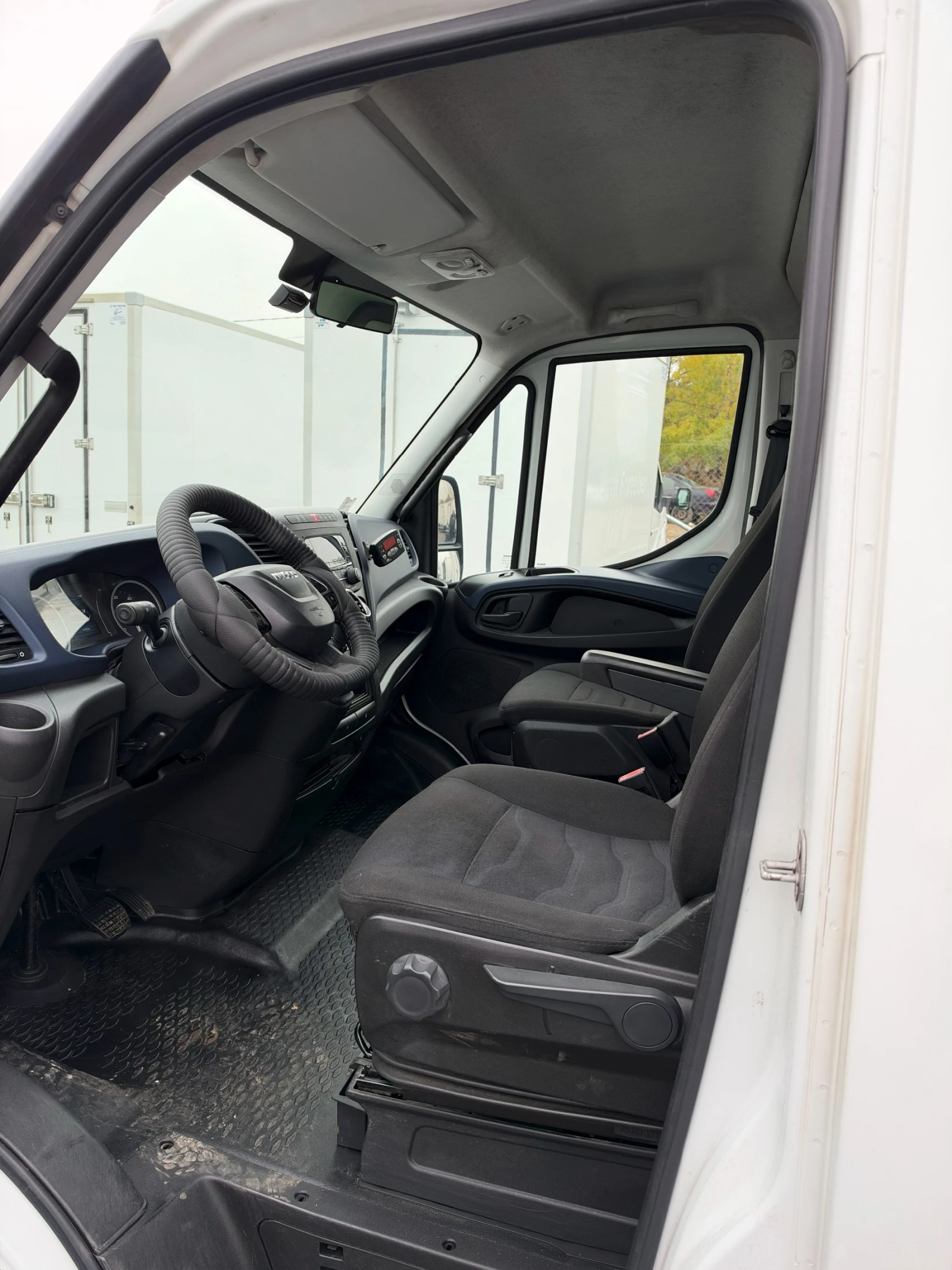 Iveco Daily 35-140, снимка 8 - Бусове и автобуси - 56658489