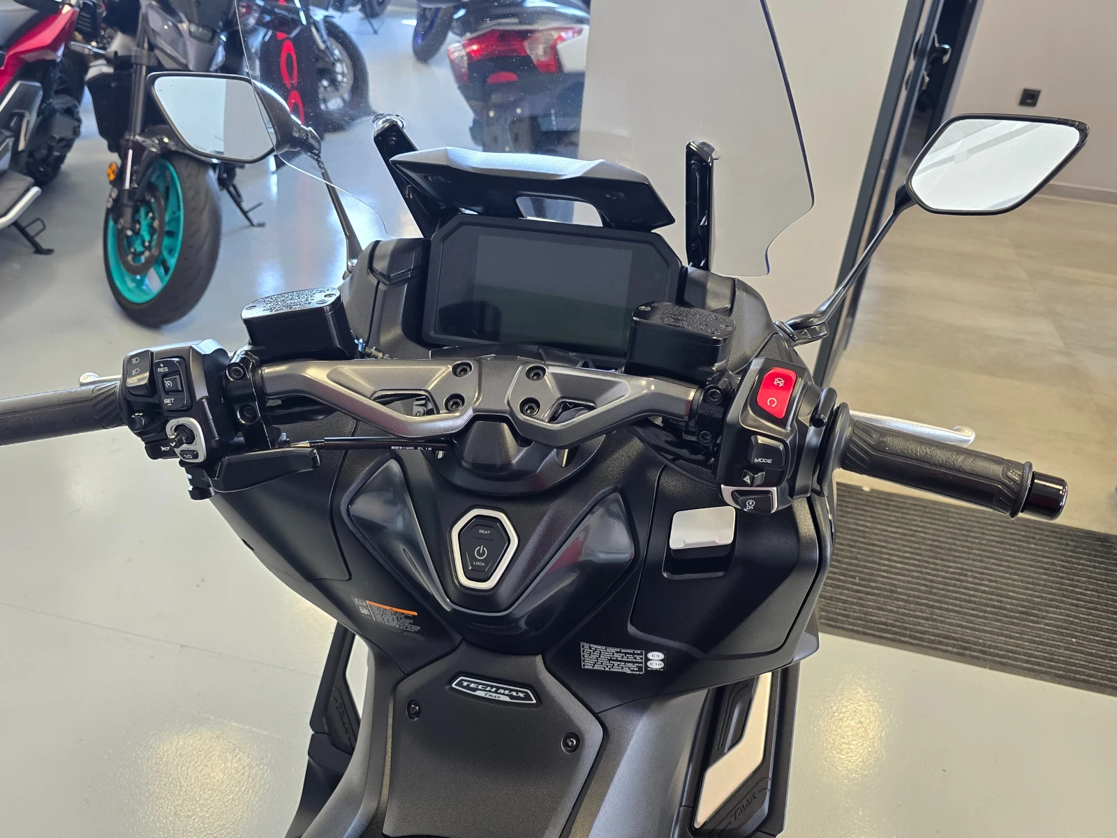Yamaha T-max 560 Tech Max, 2023г.!, снимка 9 - Мотоциклети и мототехника - 54884419