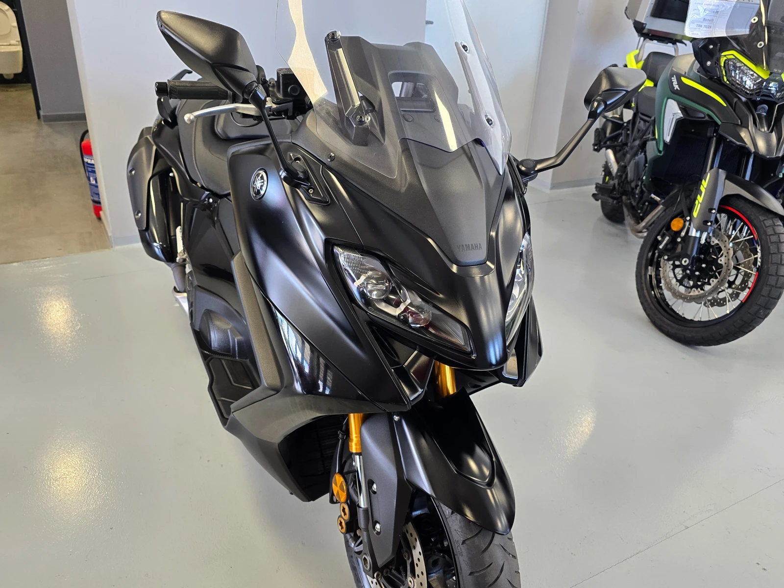 Yamaha T-max 560 Tech Max, 2023г.!, снимка 8 - Мотоциклети и мототехника - 54884419