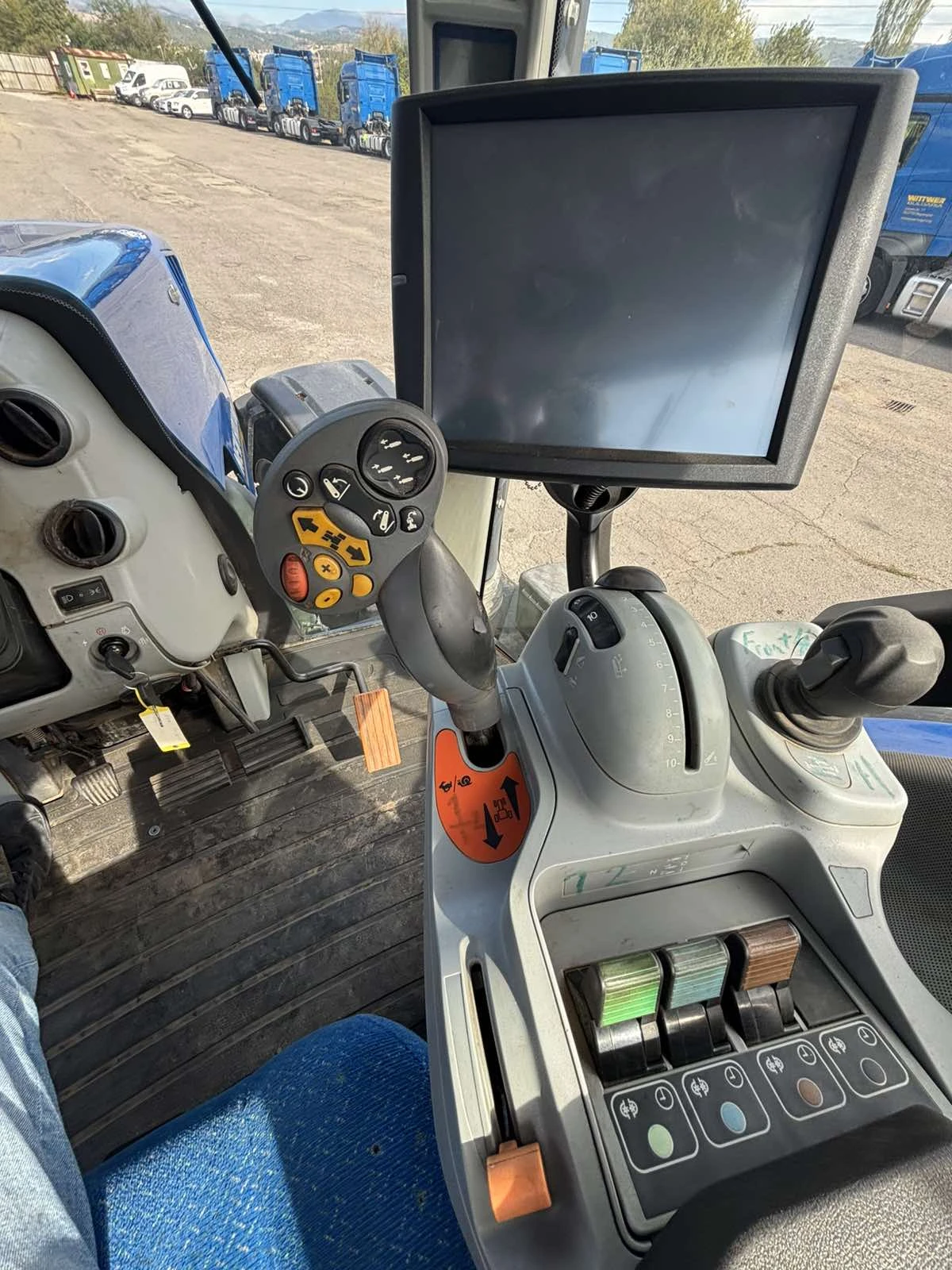 Трактор New Holland T8.420, снимка 13 - Селскостопанска техника - 56294592