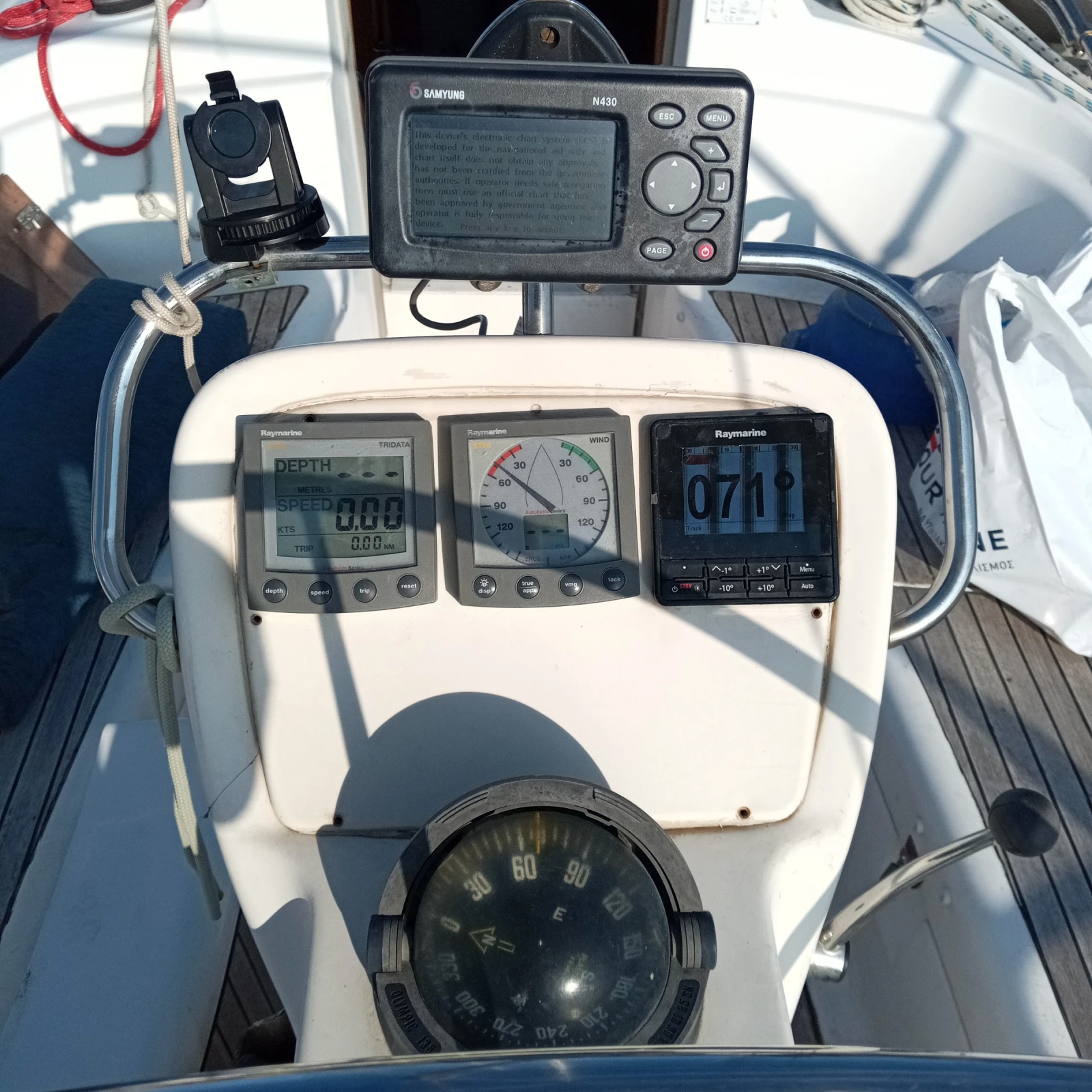 Ветроходна лодка Bavaria 36 - изображение 7