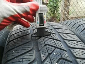 Гуми Зимни 255/45R20, снимка 4