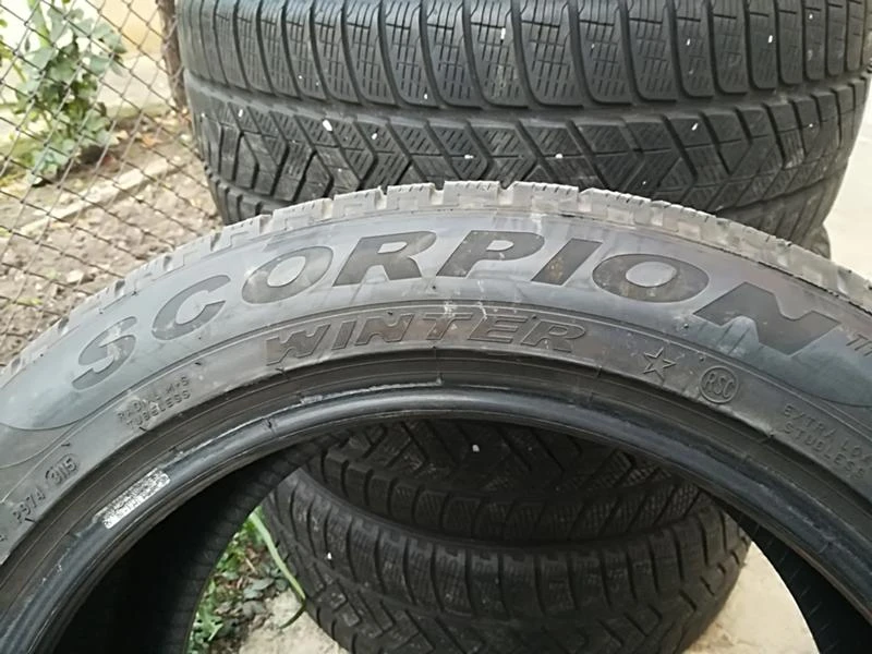 Гуми Зимни 255/45R20, снимка 6 - Гуми и джанти - 23625490