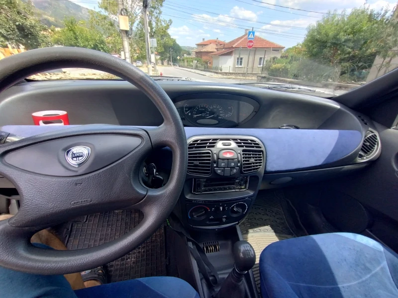 Lancia Ypsilon, снимка 6 - Автомобили и джипове - 52378556