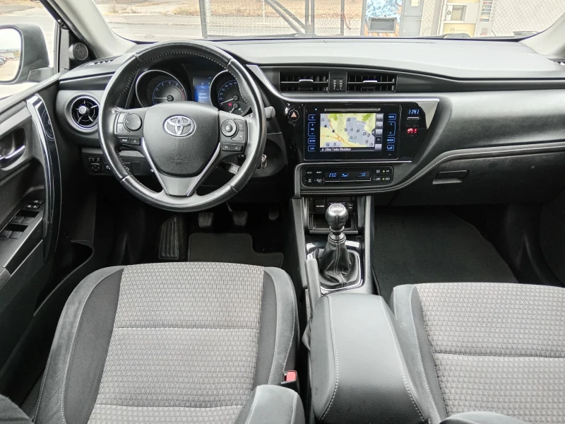 Toyota Auris 1.2i-116к.с., снимка 10 - Автомобили и джипове - 51746004