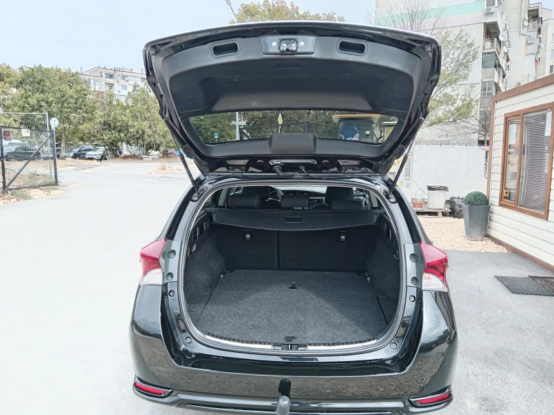 Toyota Auris 1.2i-116к.с., снимка 16 - Автомобили и джипове - 51746004