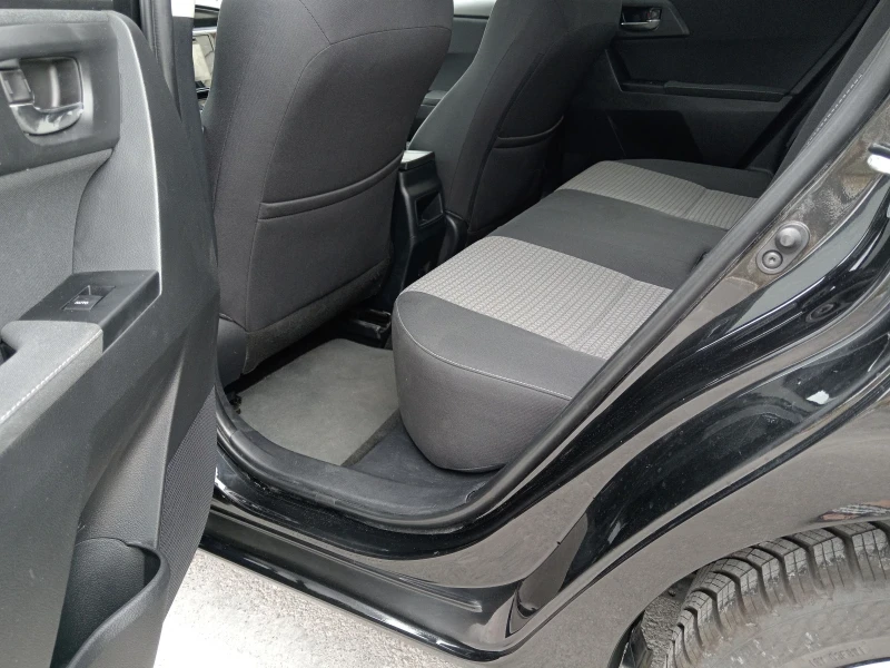 Toyota Auris 1.2i-116к.с., снимка 14 - Автомобили и джипове - 51746004