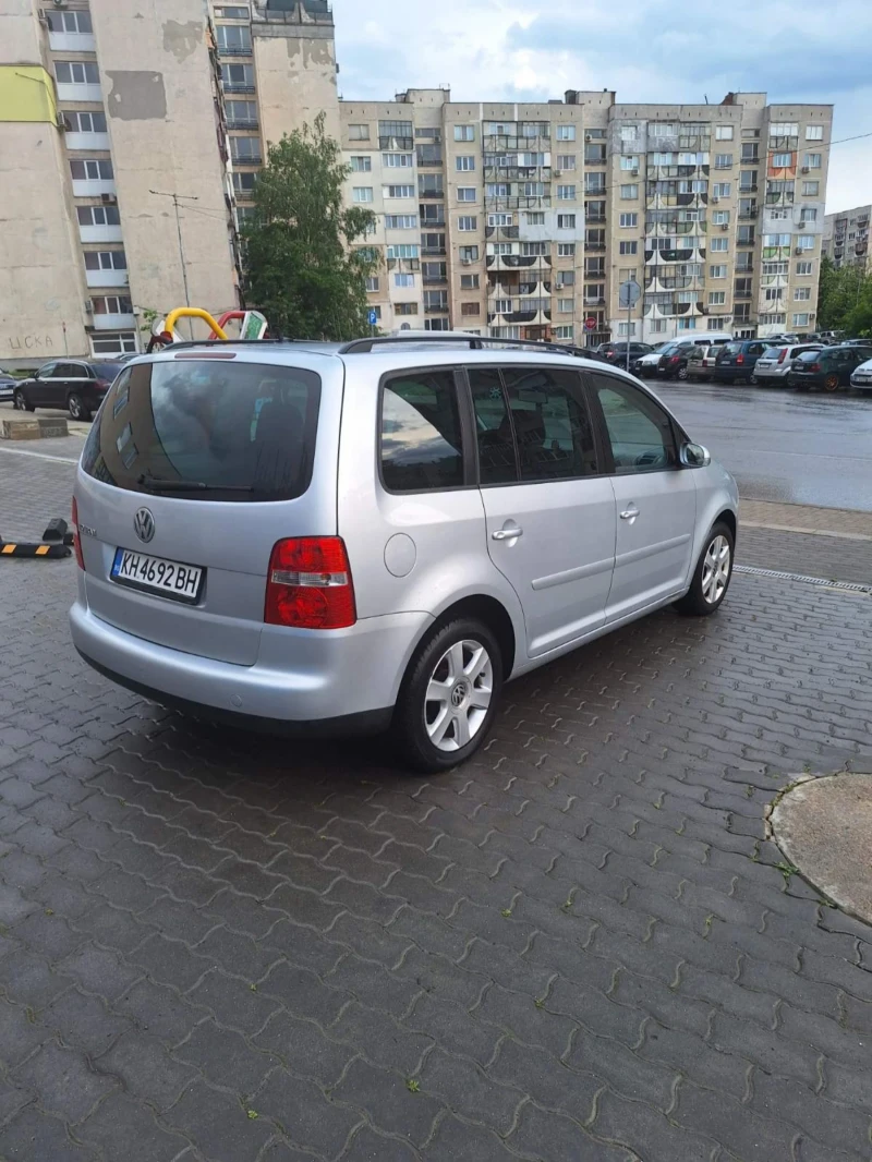 VW Touran 1.6 газ, снимка 13 - Автомобили и джипове - 52466976