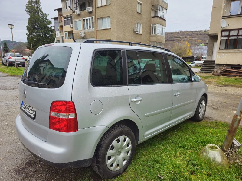 VW Touran 1.6 газ, снимка 4 - Автомобили и джипове - 52466976