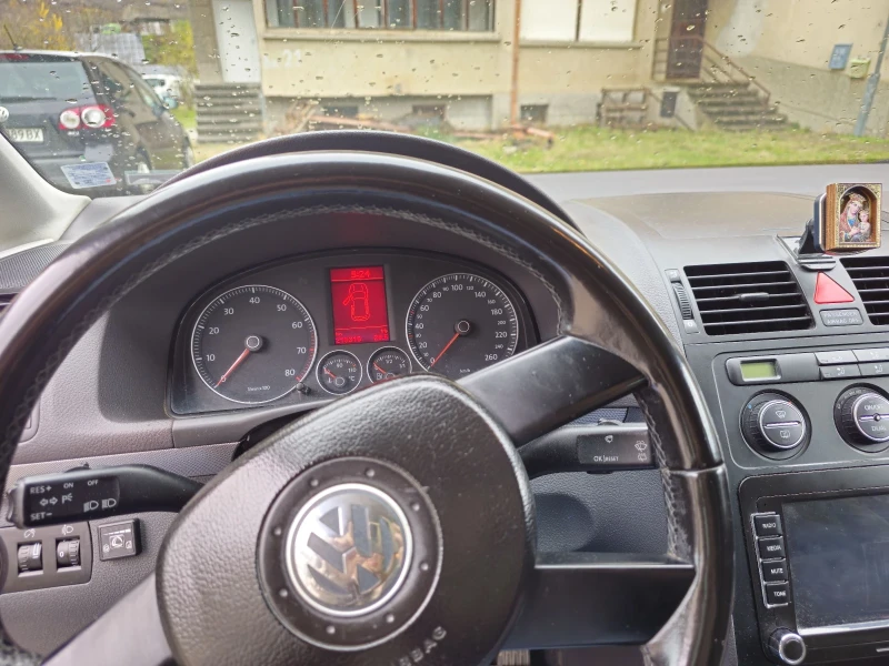 VW Touran 1.6 газ, снимка 7 - Автомобили и джипове - 52466976