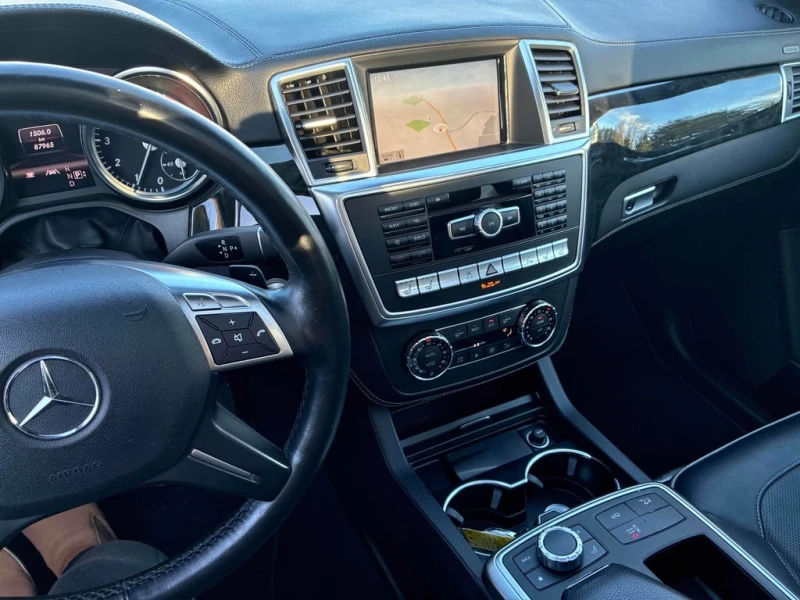 Mercedes-Benz ML 550 * CARFAX * ЦЕНА ДО БГ, снимка 9 - Автомобили и джипове - 53206501