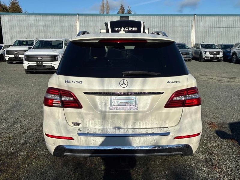 Mercedes-Benz ML 550 * CARFAX * ЦЕНА ДО БГ, снимка 4 - Автомобили и джипове - 53206501