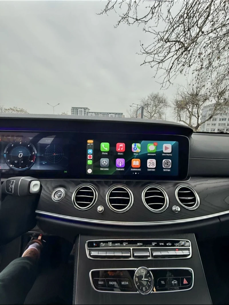 Mercedes-Benz E 220, снимка 5 - Автомобили и джипове - 52965517