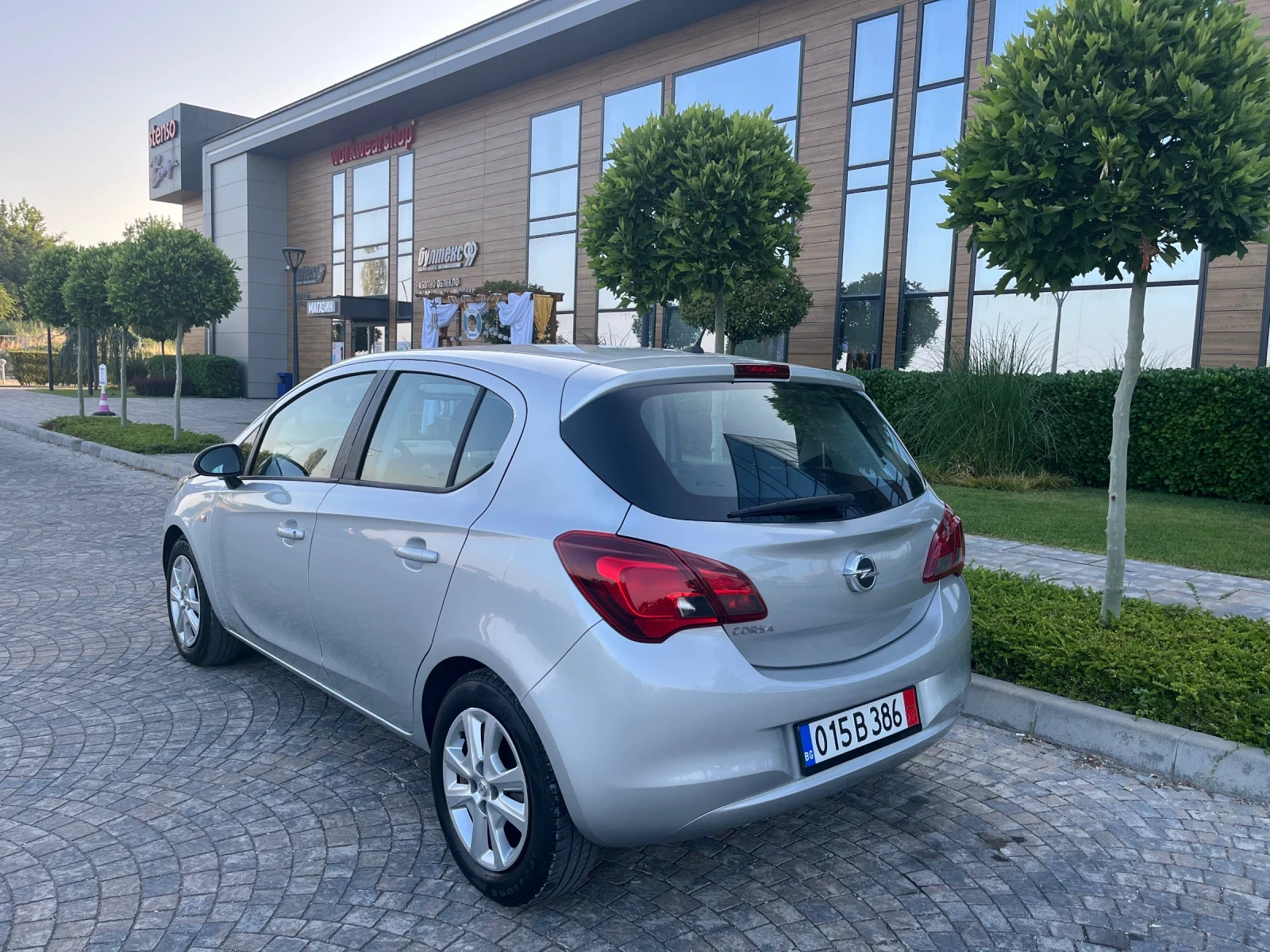 Opel Corsa 1.4i 90к.с. Навигация Euro6B 134500км. - изображение 6