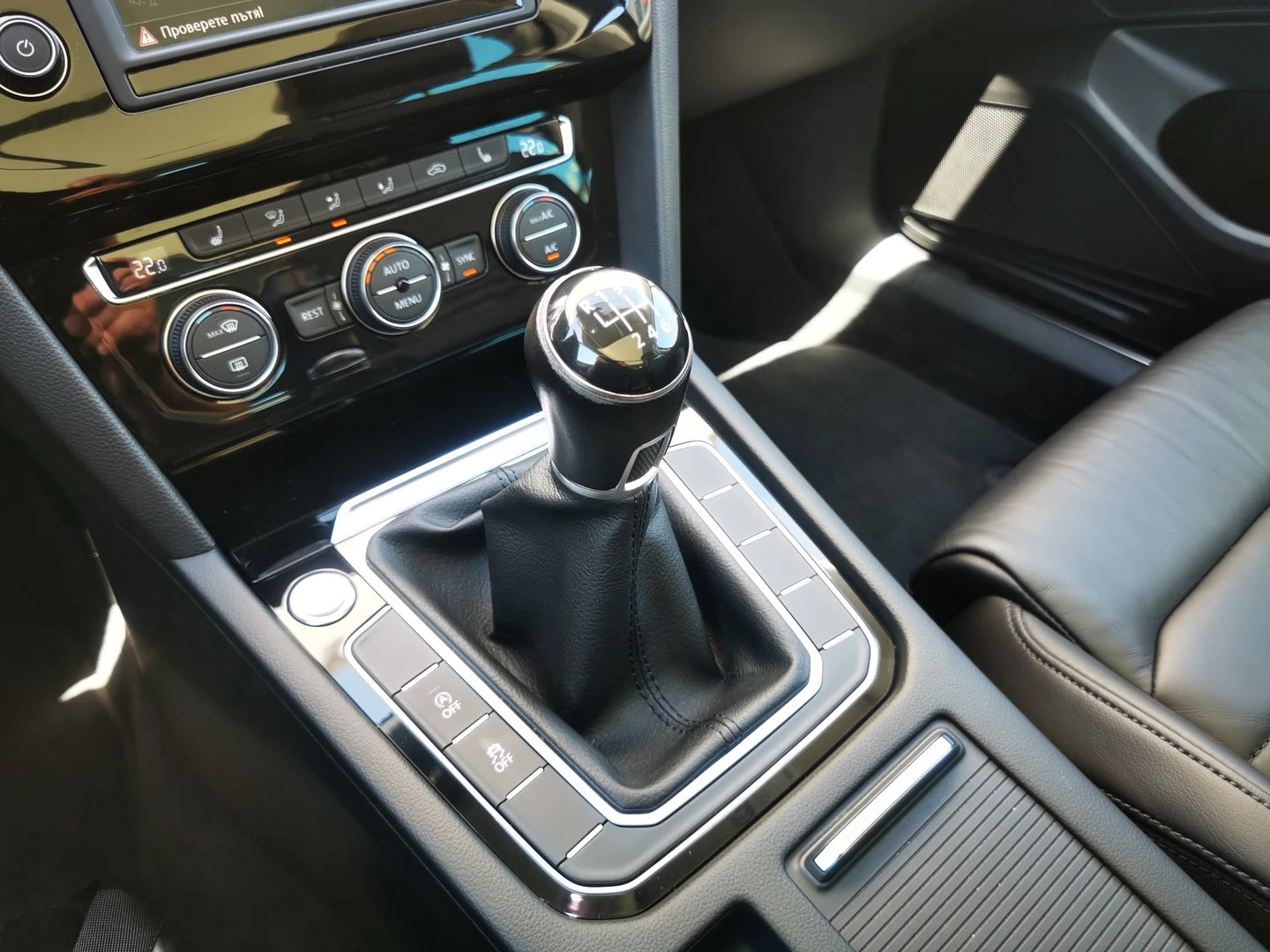VW Passat 2.0 TDI SCR BMT Highline - изображение 10
