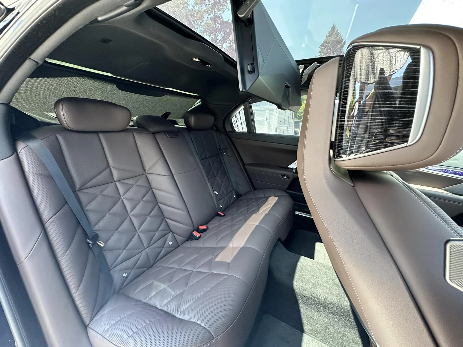 BMW 750 e xDrive M Sport/ B&W/ TV/ PANO/HUD/ | Mobile.bg   17