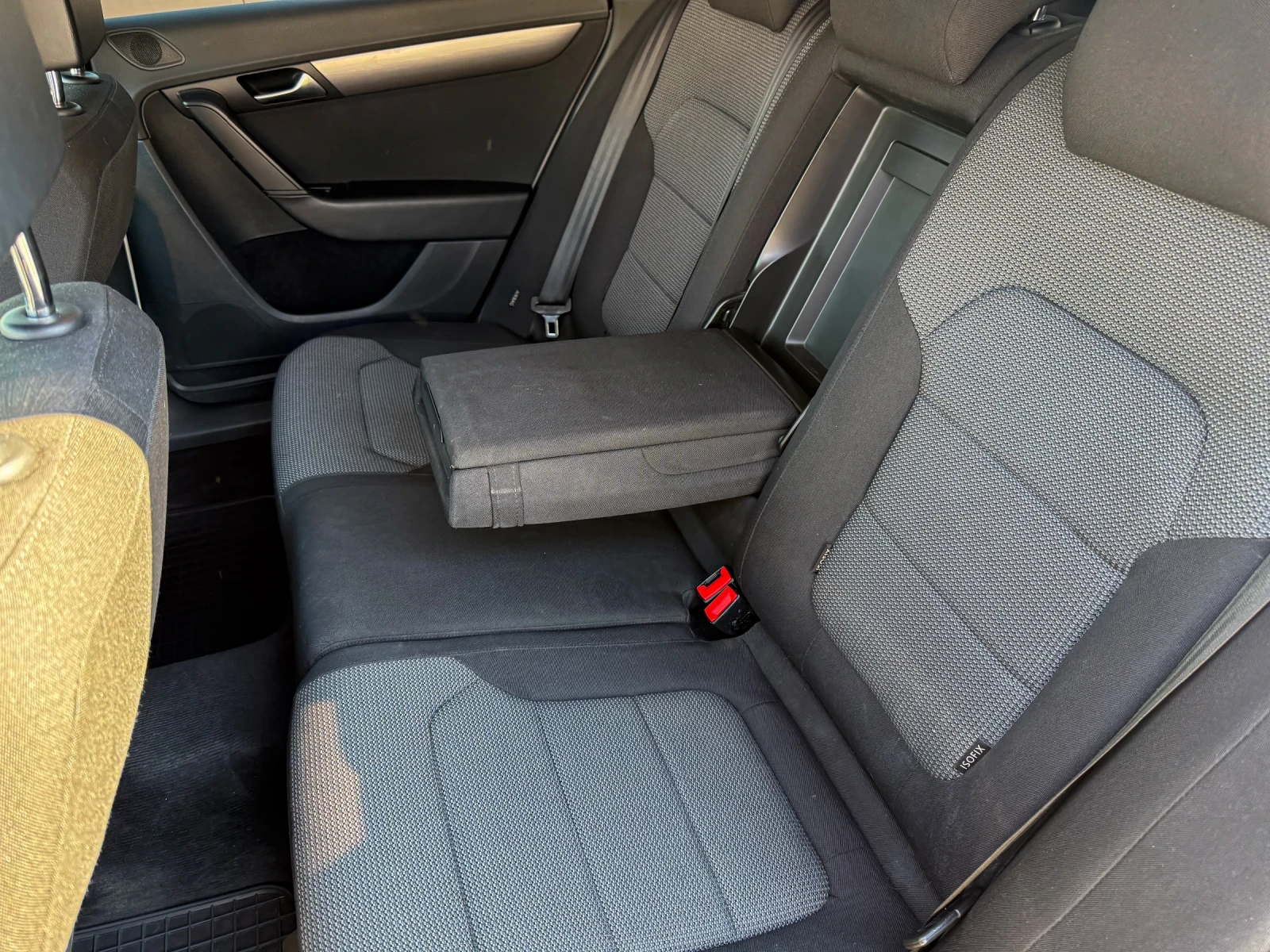 VW Passat B7 2.0TDI 177кс DSG, снимка 11 - Автомобили и джипове - 54444301