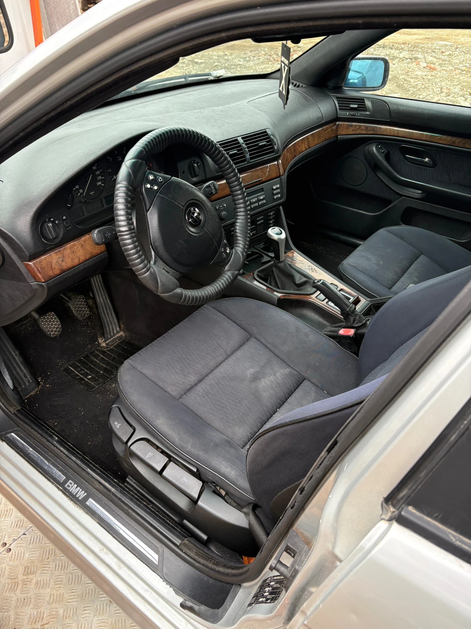 BMW 520, снимка 4 - Автомобили и джипове - 54631602
